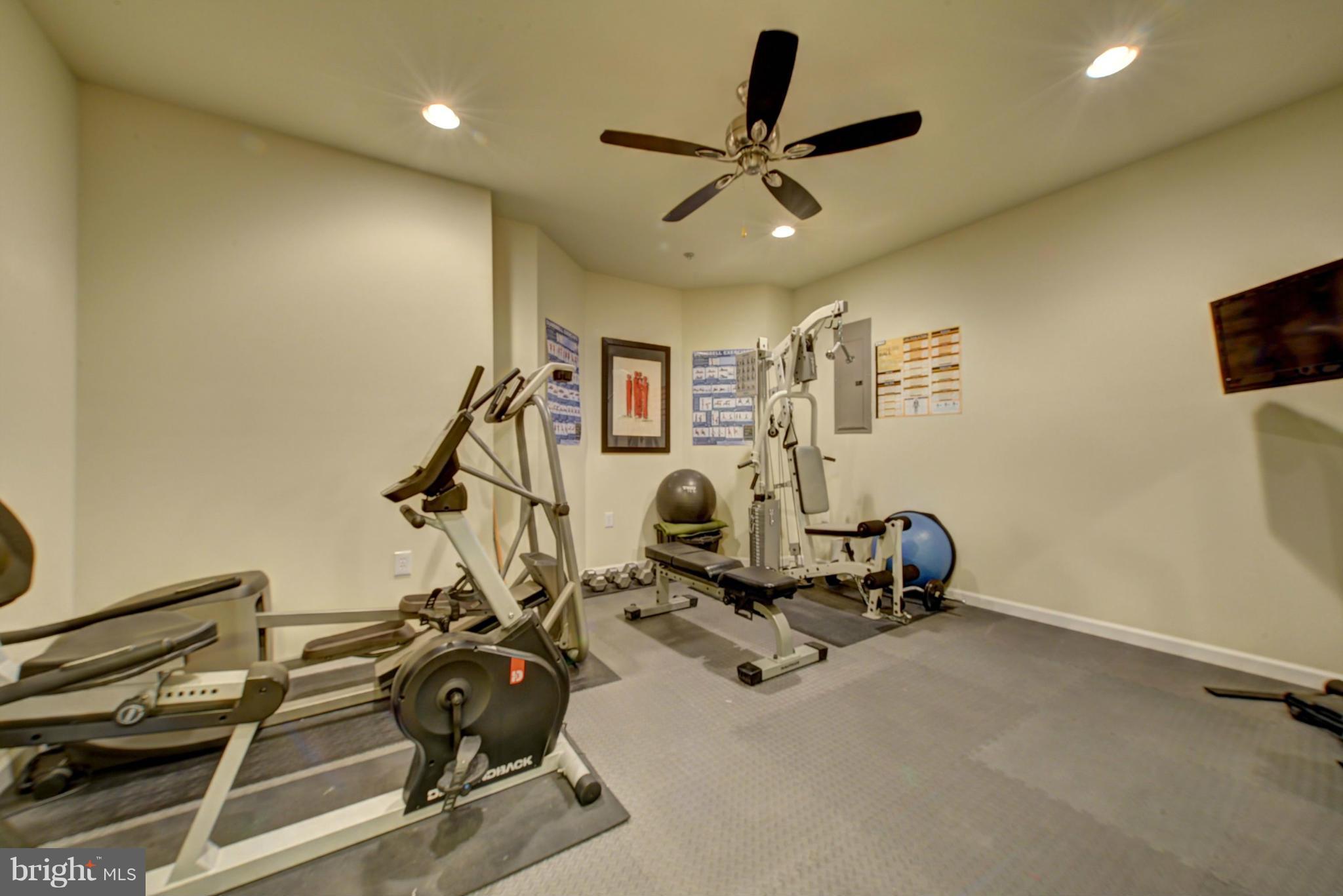 VIENNA ESTATES - Residential