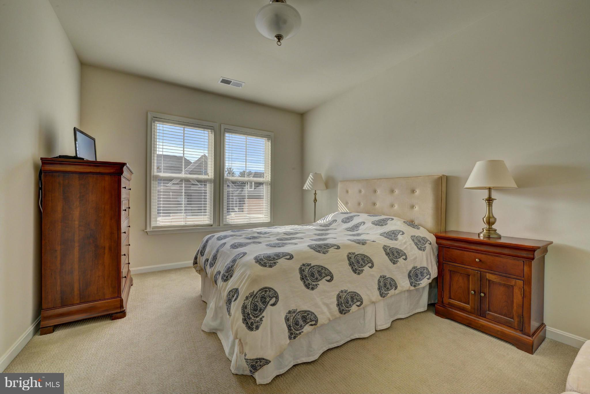 VIENNA ESTATES - Residential