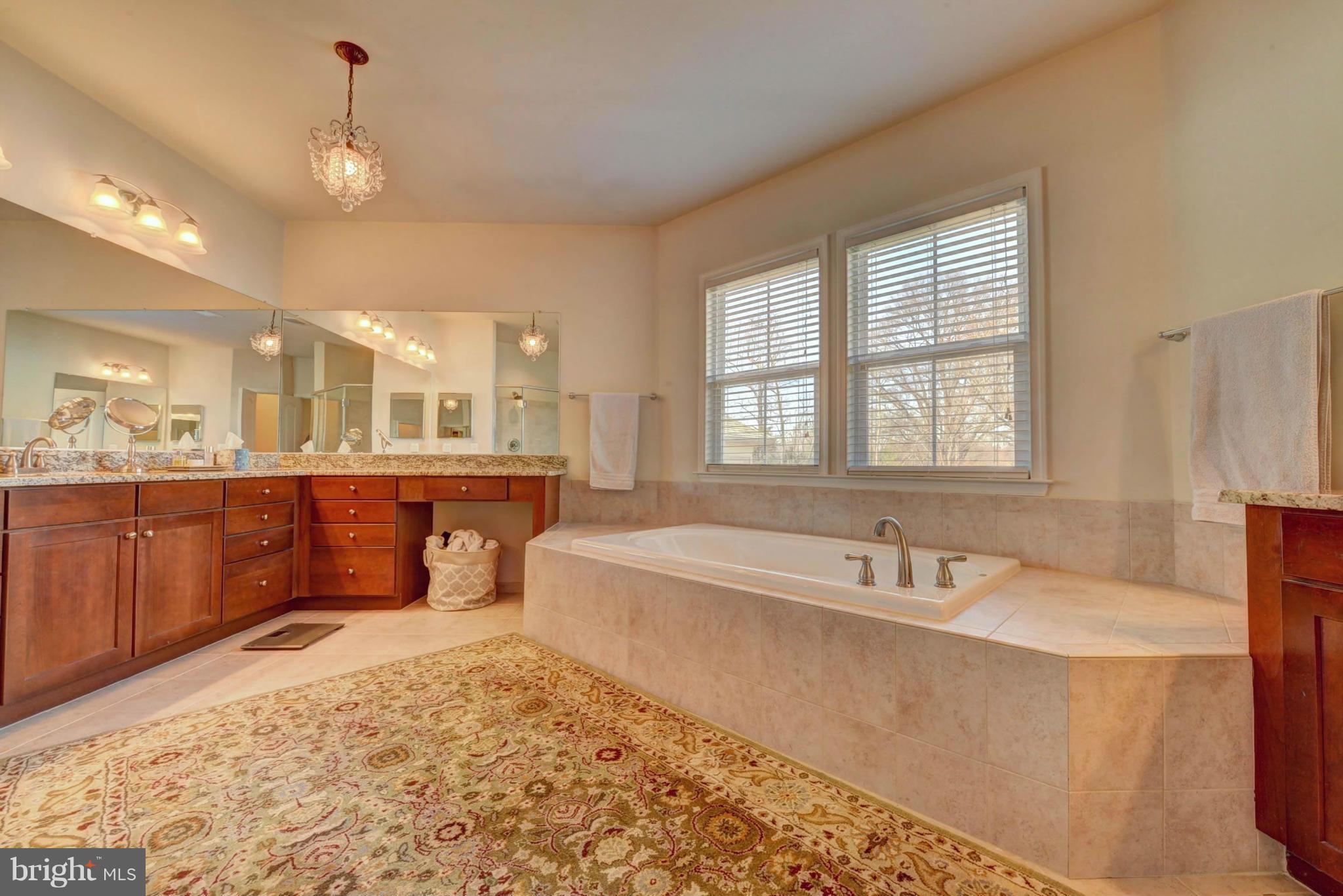 VIENNA ESTATES - Residential