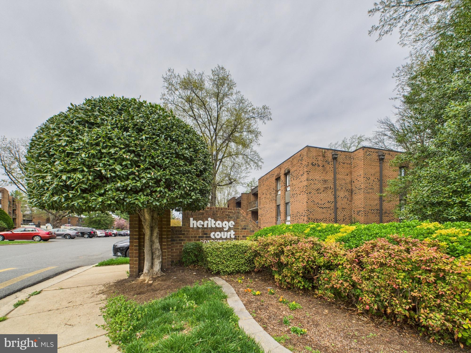 HERITAGE COURT - Residential