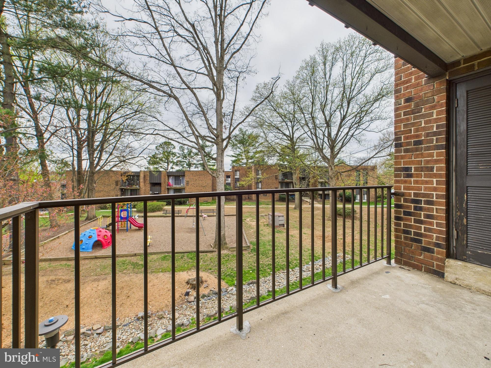 HERITAGE COURT - Residential