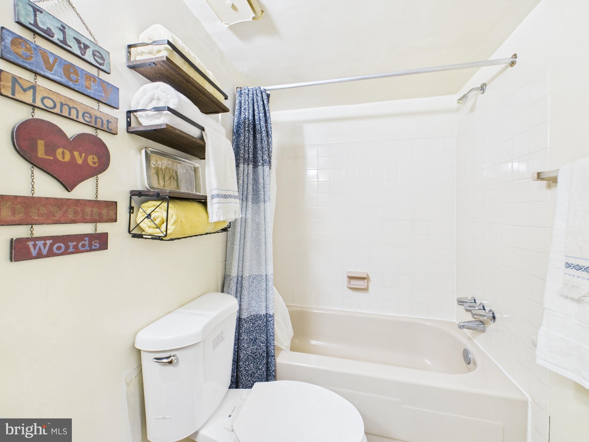 HERITAGE COURT - Residential