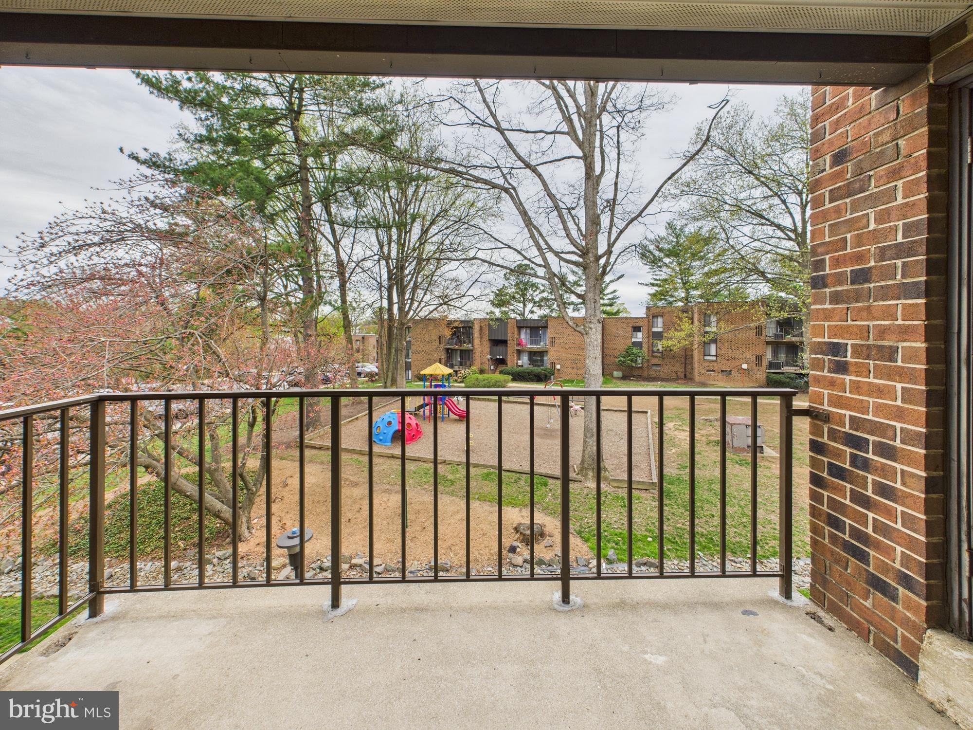 HERITAGE COURT - Residential