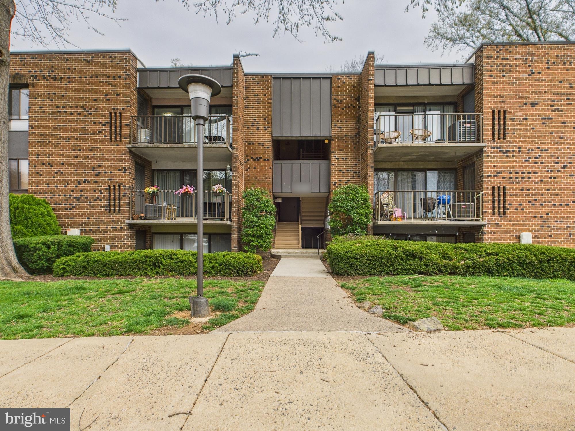 HERITAGE COURT - Residential