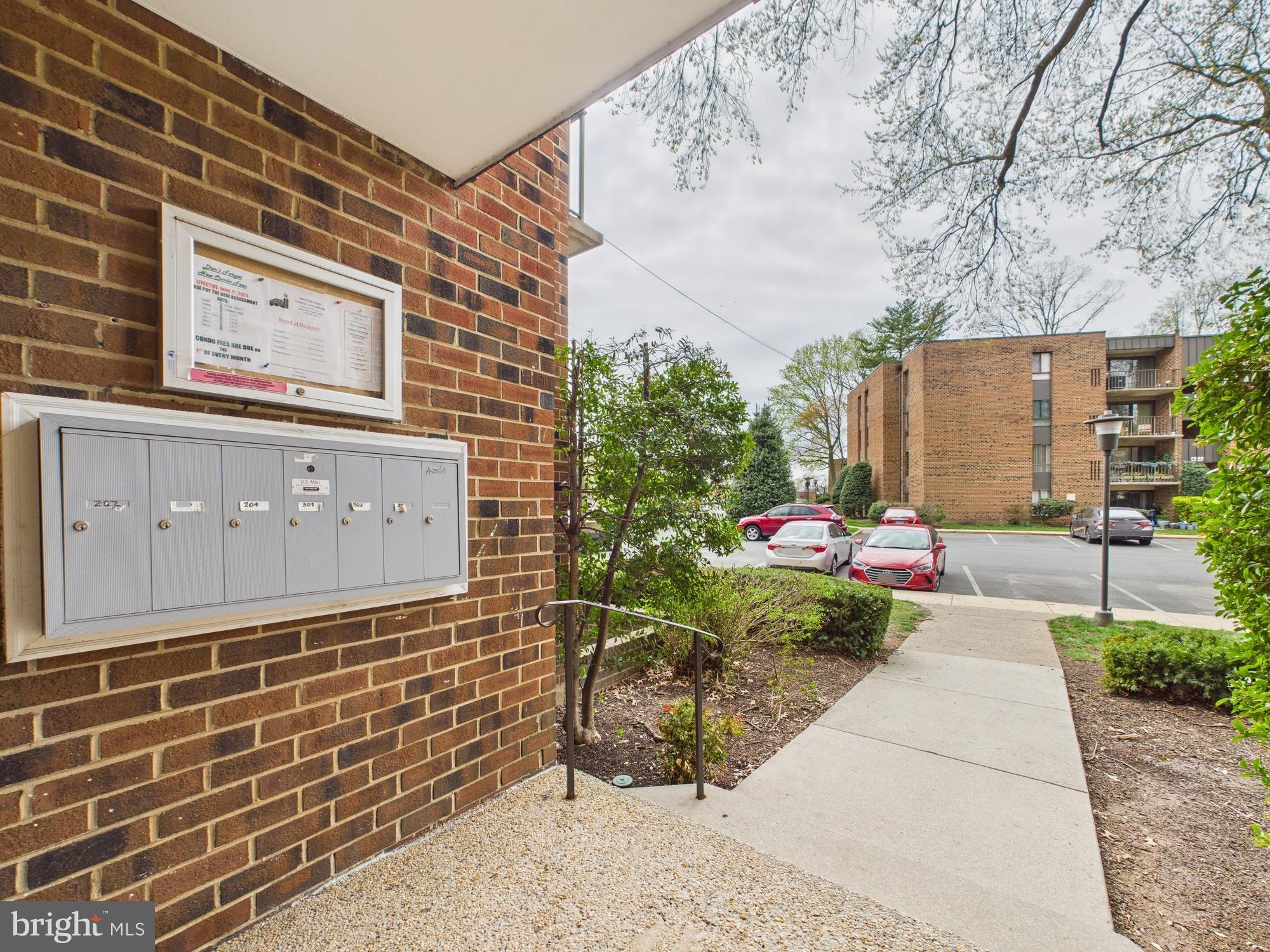 HERITAGE COURT - Residential