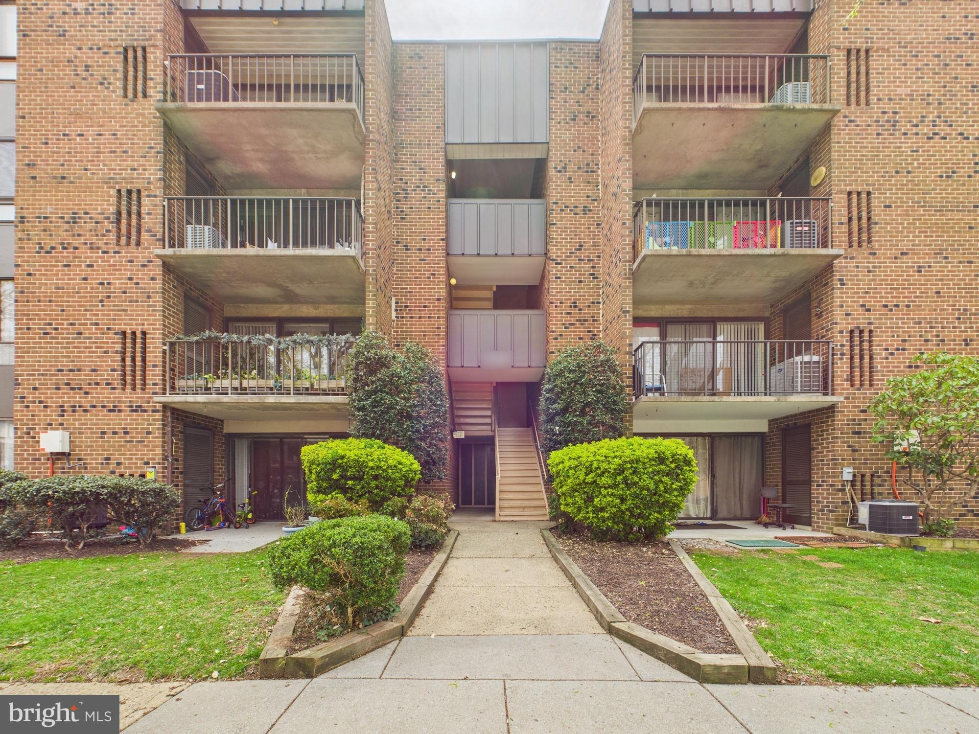 HERITAGE COURT - Residential