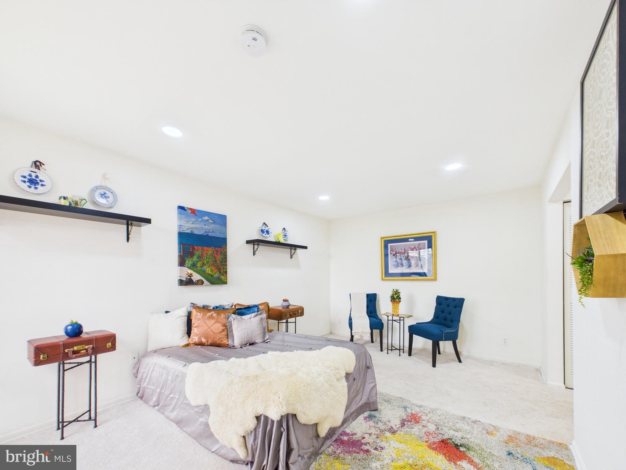 HERITAGE COURT - Residential