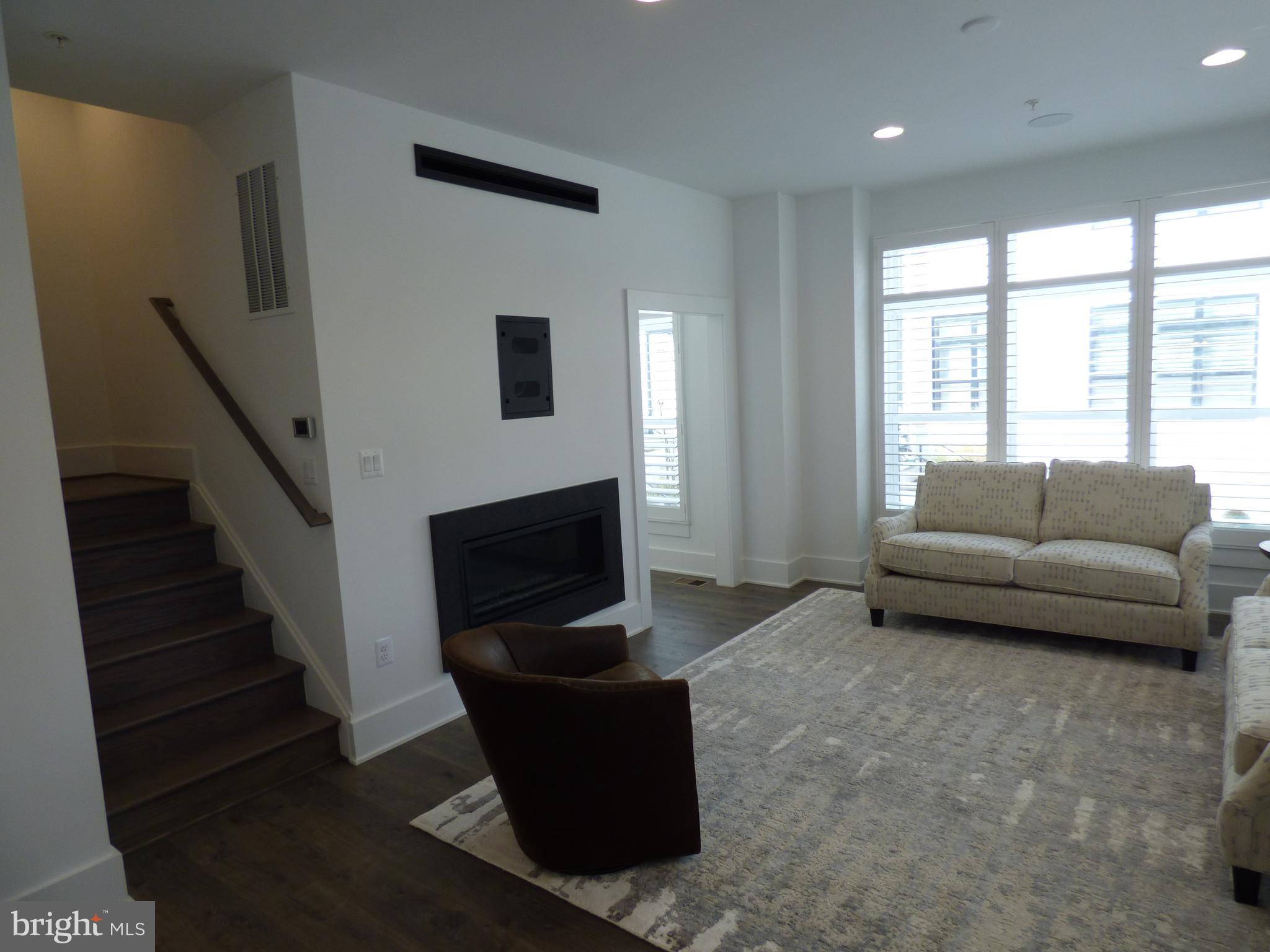 CABIN JOHN VILLAGE - Residential Lease