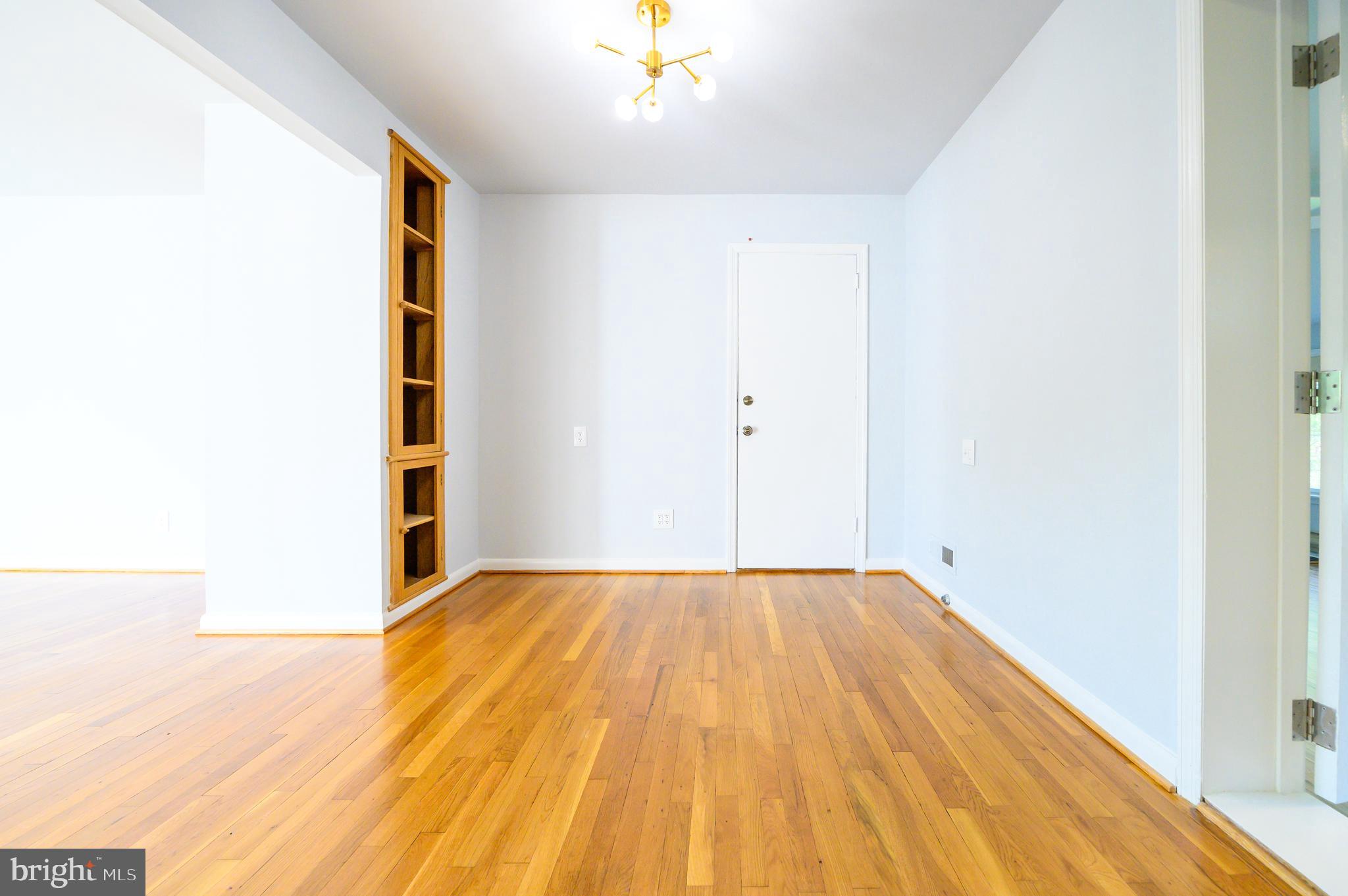 YORK MANOR - Residential Lease