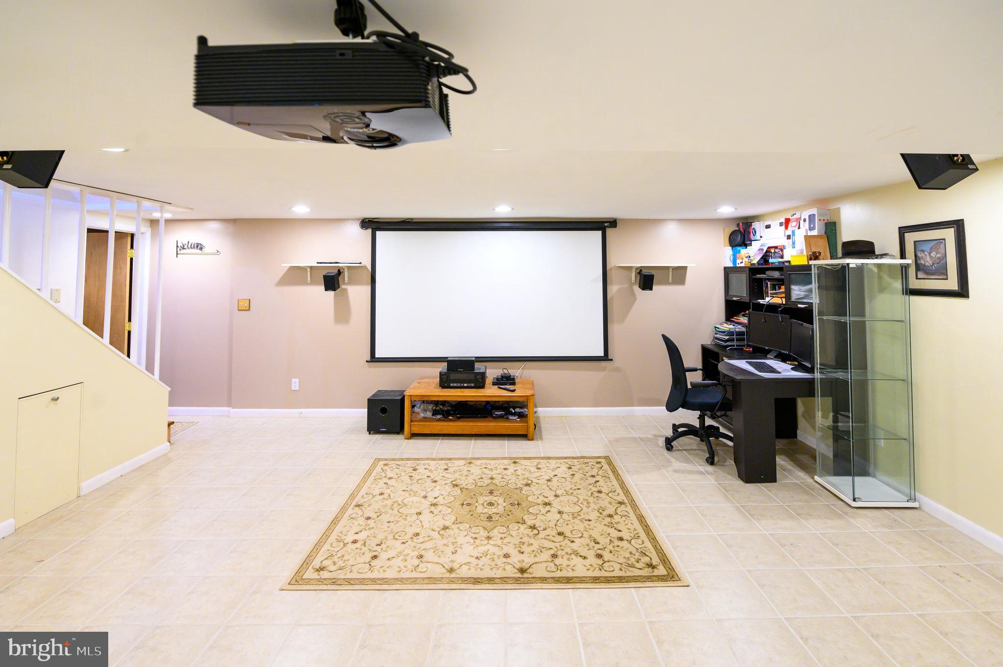 YORK MANOR - Residential Lease