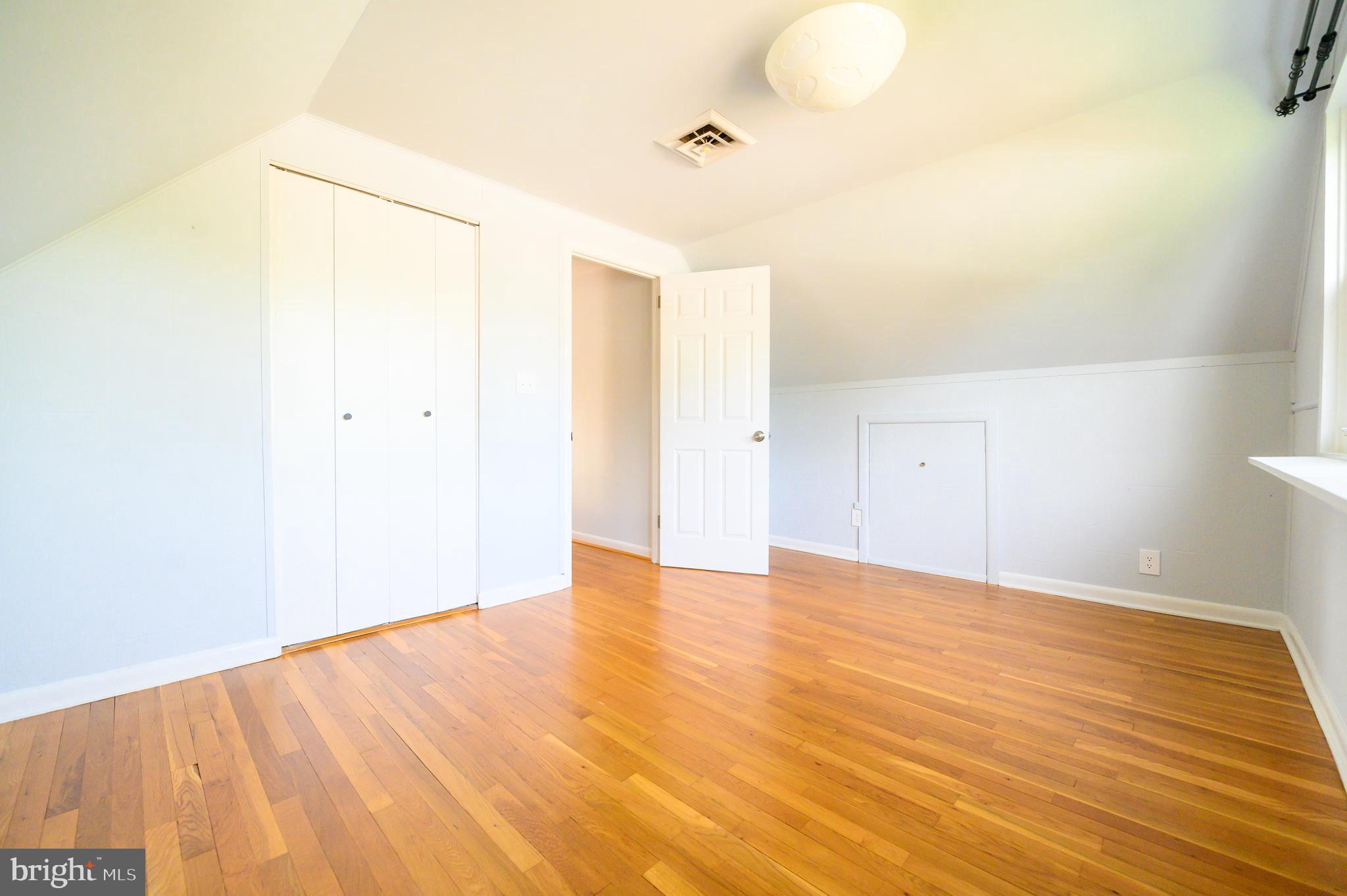 YORK MANOR - Residential Lease