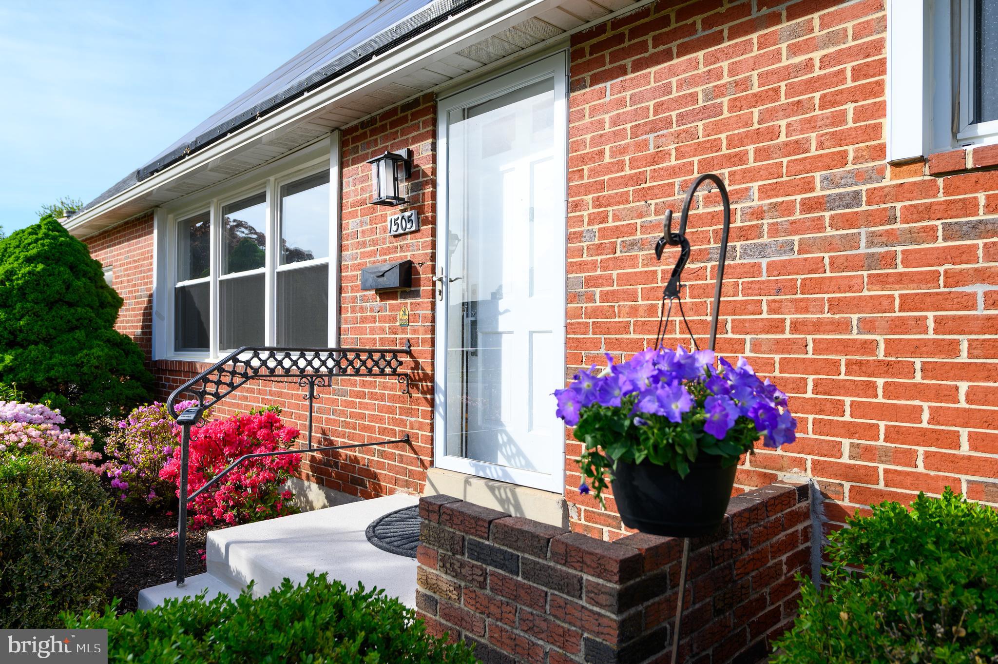 YORK MANOR - Residential Lease