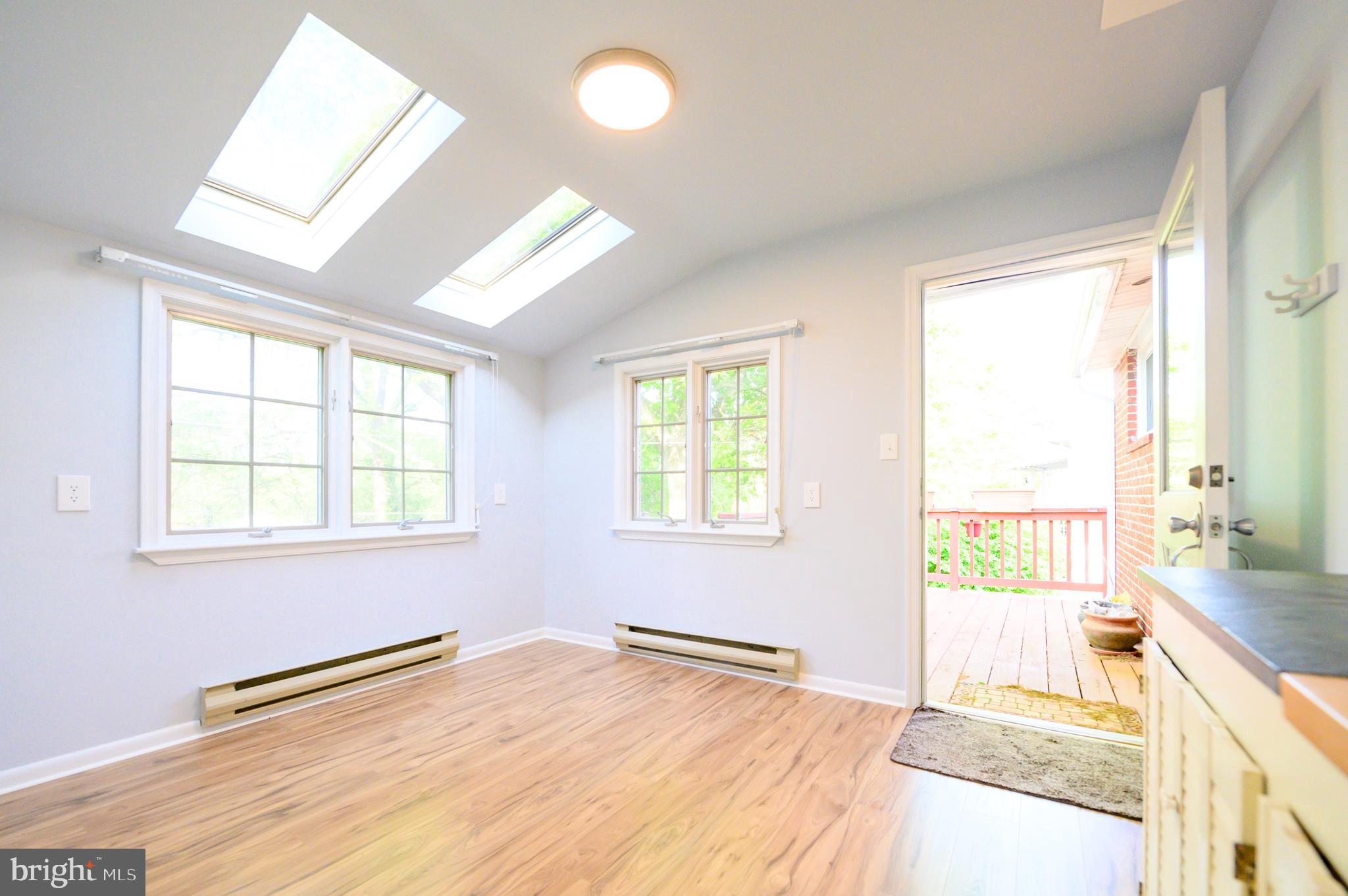 YORK MANOR - Residential Lease