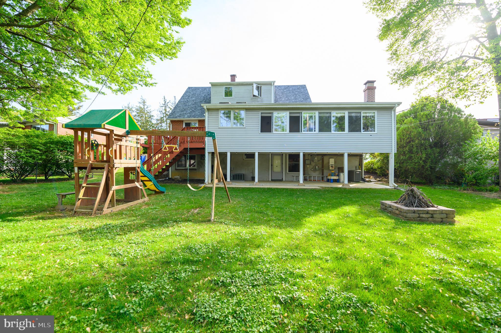 YORK MANOR - Residential Lease