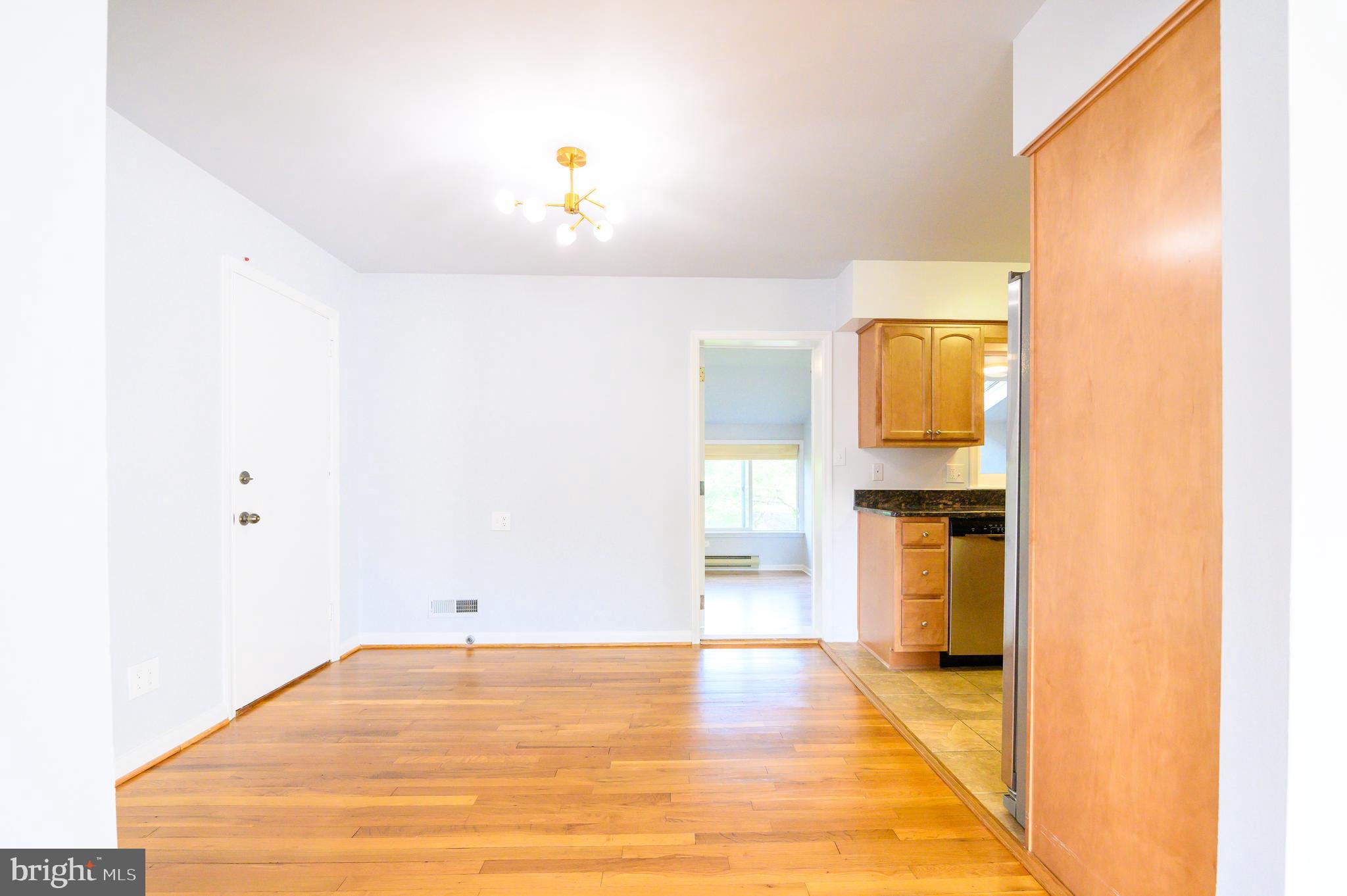 YORK MANOR - Residential Lease