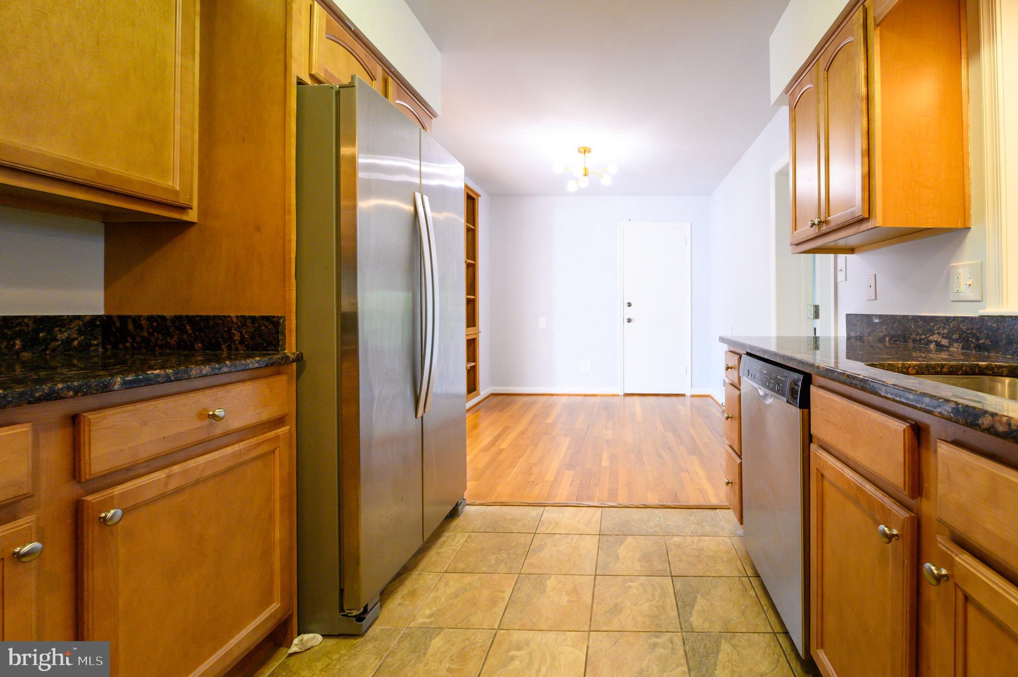 YORK MANOR - Residential Lease