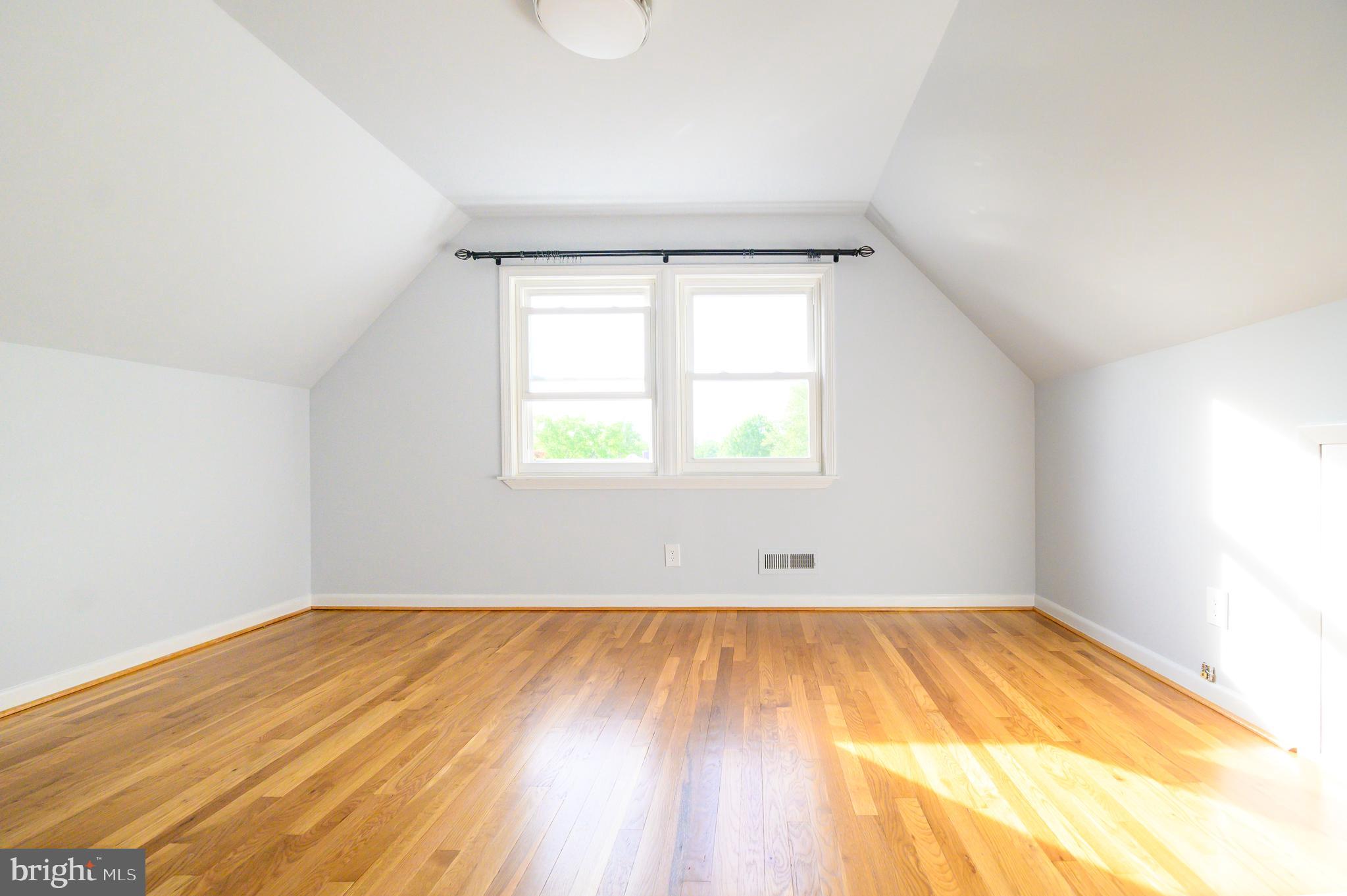 YORK MANOR - Residential Lease