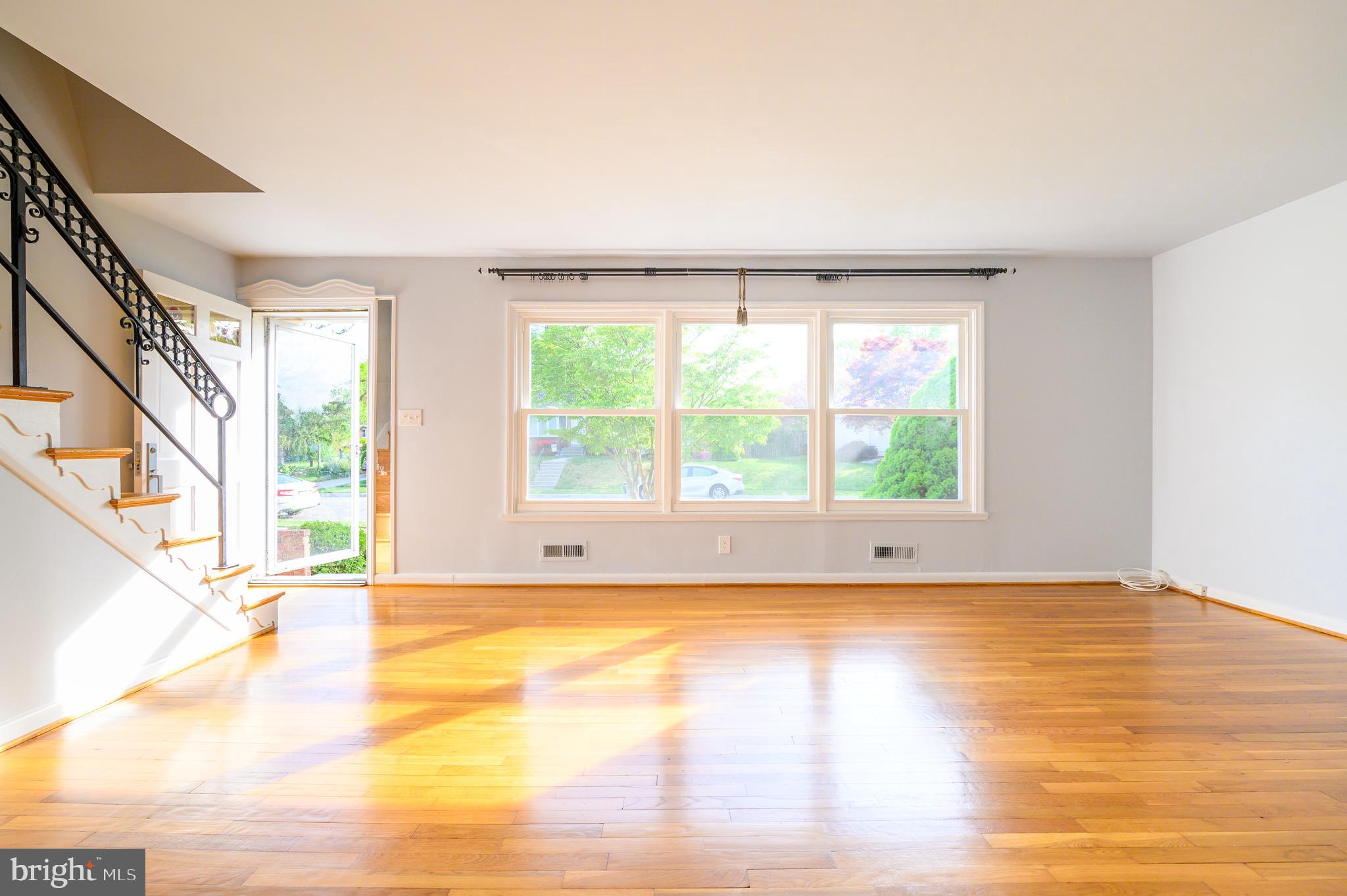 YORK MANOR - Residential Lease