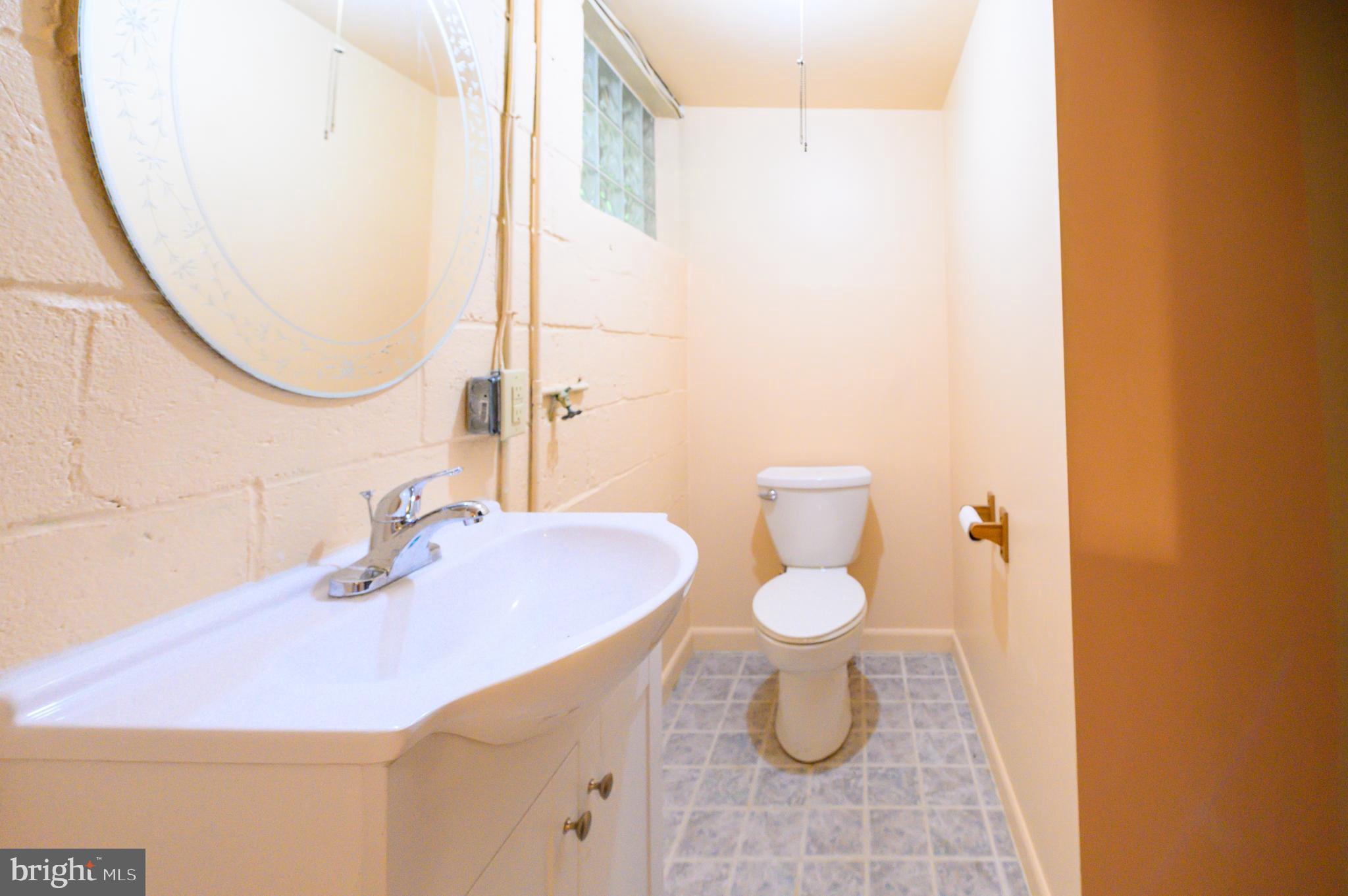 YORK MANOR - Residential Lease