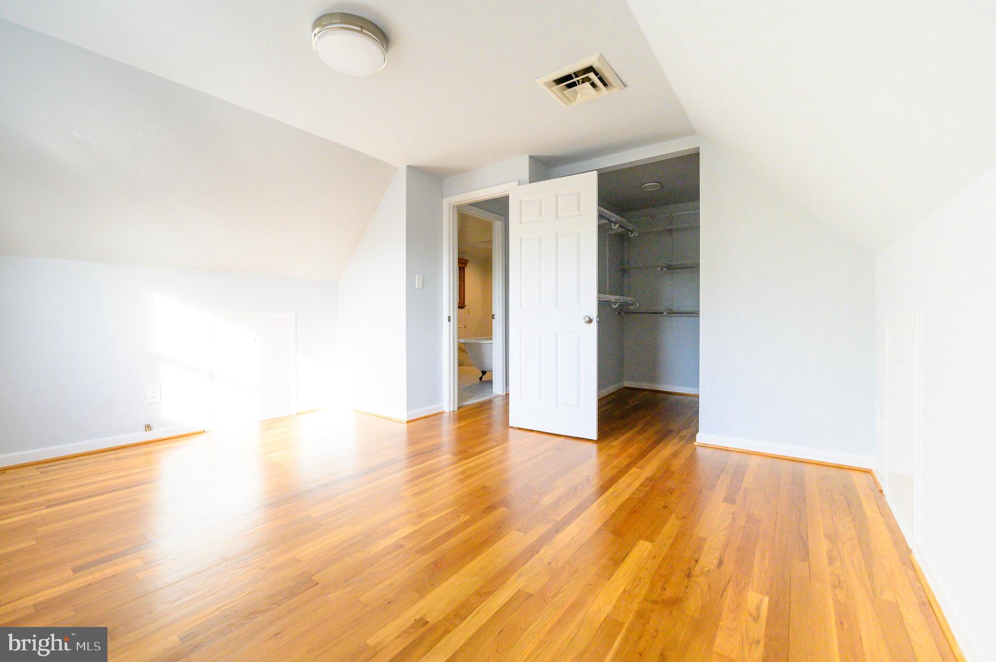 YORK MANOR - Residential Lease