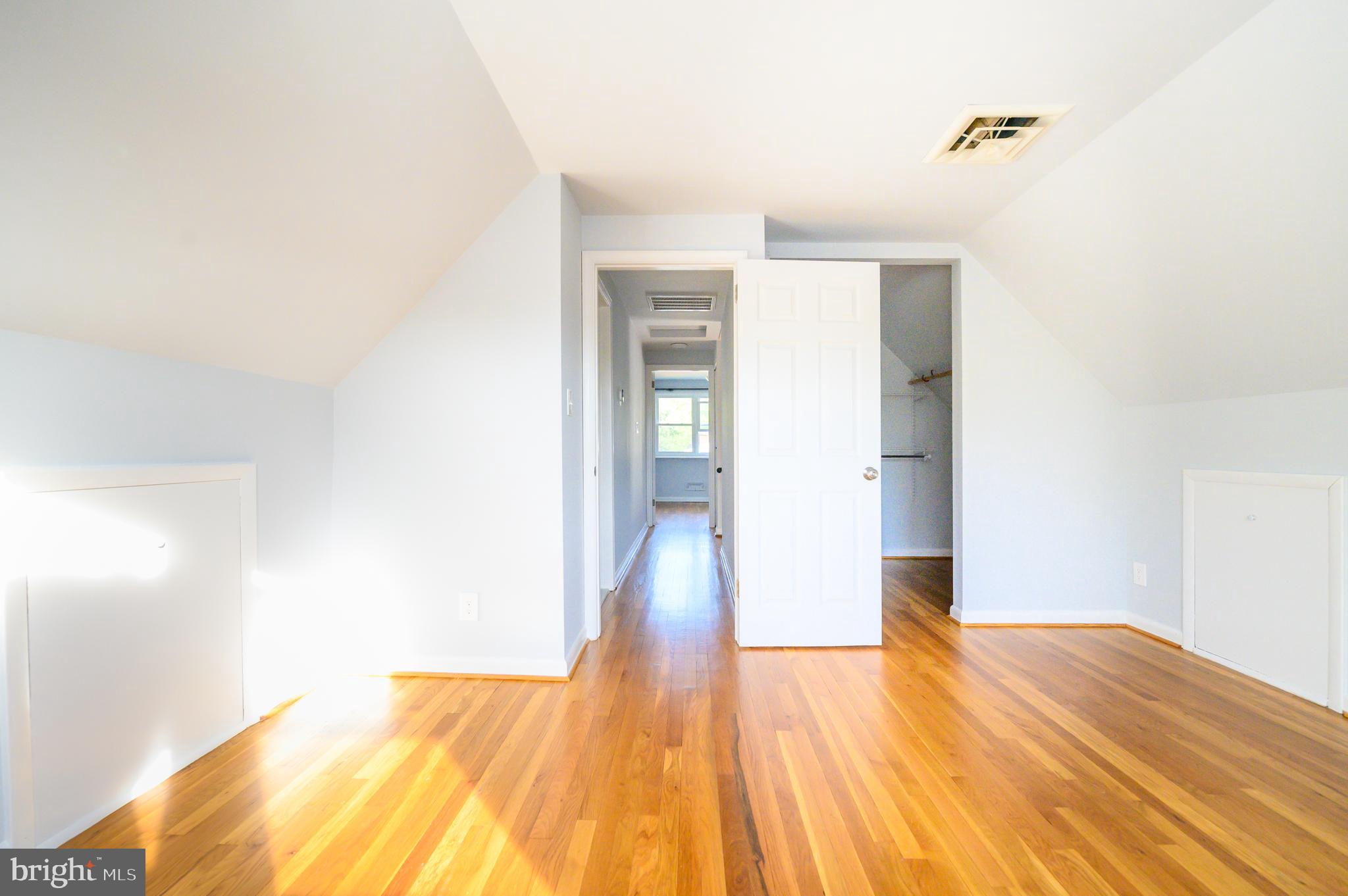 YORK MANOR - Residential Lease