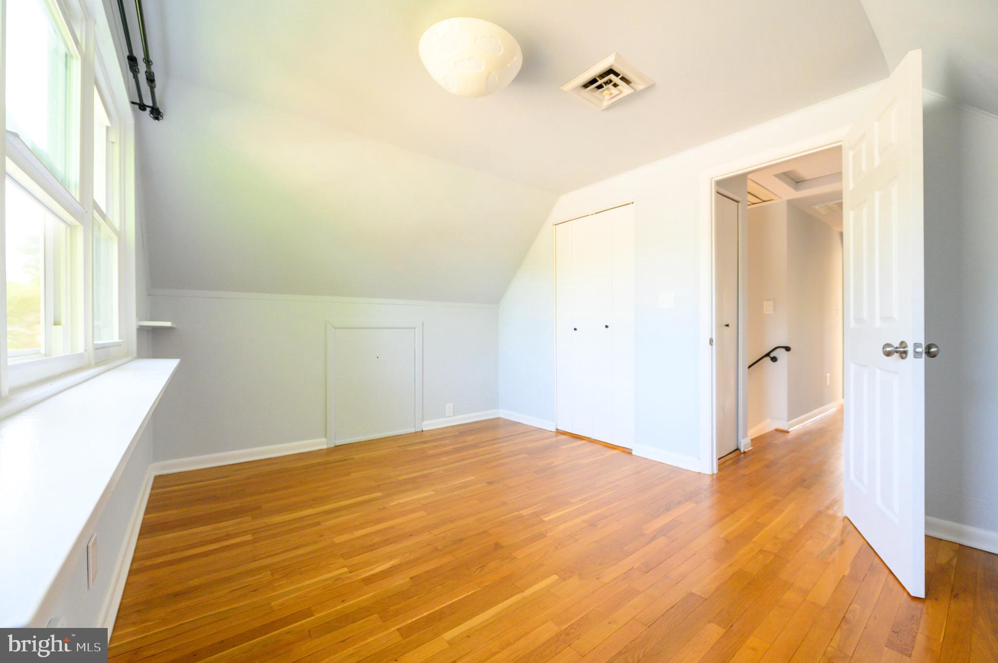 YORK MANOR - Residential Lease