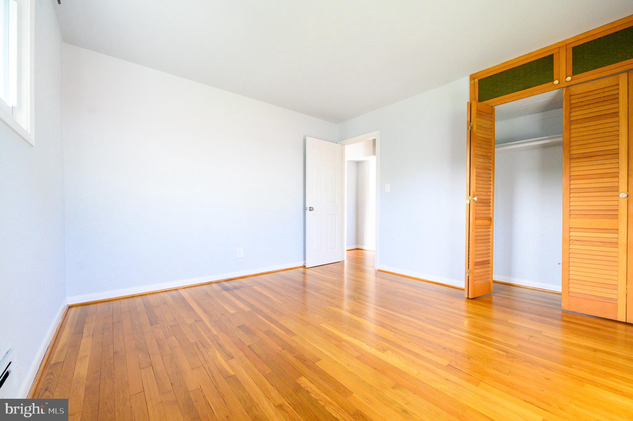 YORK MANOR - Residential Lease