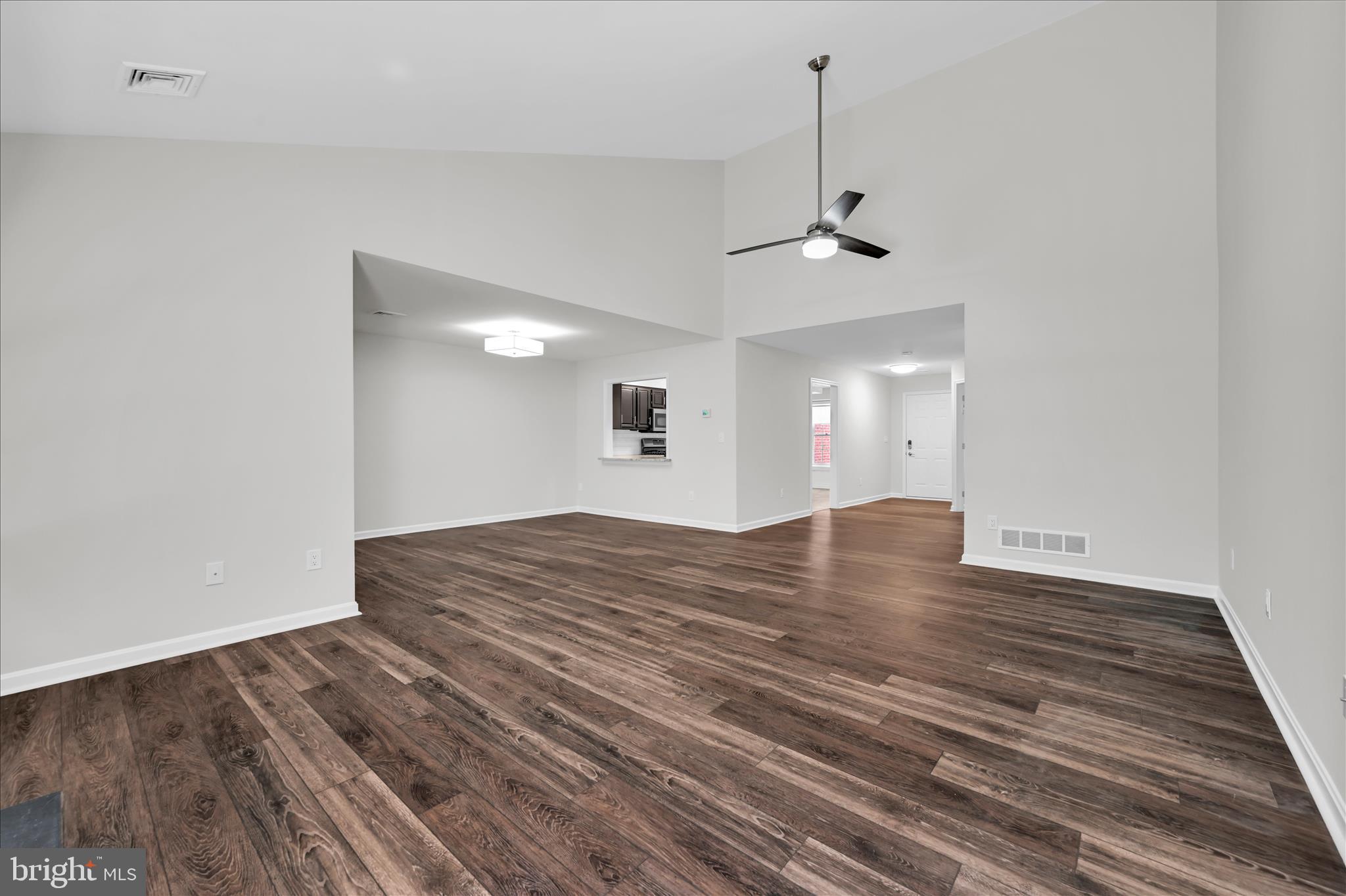 CAMBRIDGE COMMONS - Residential
