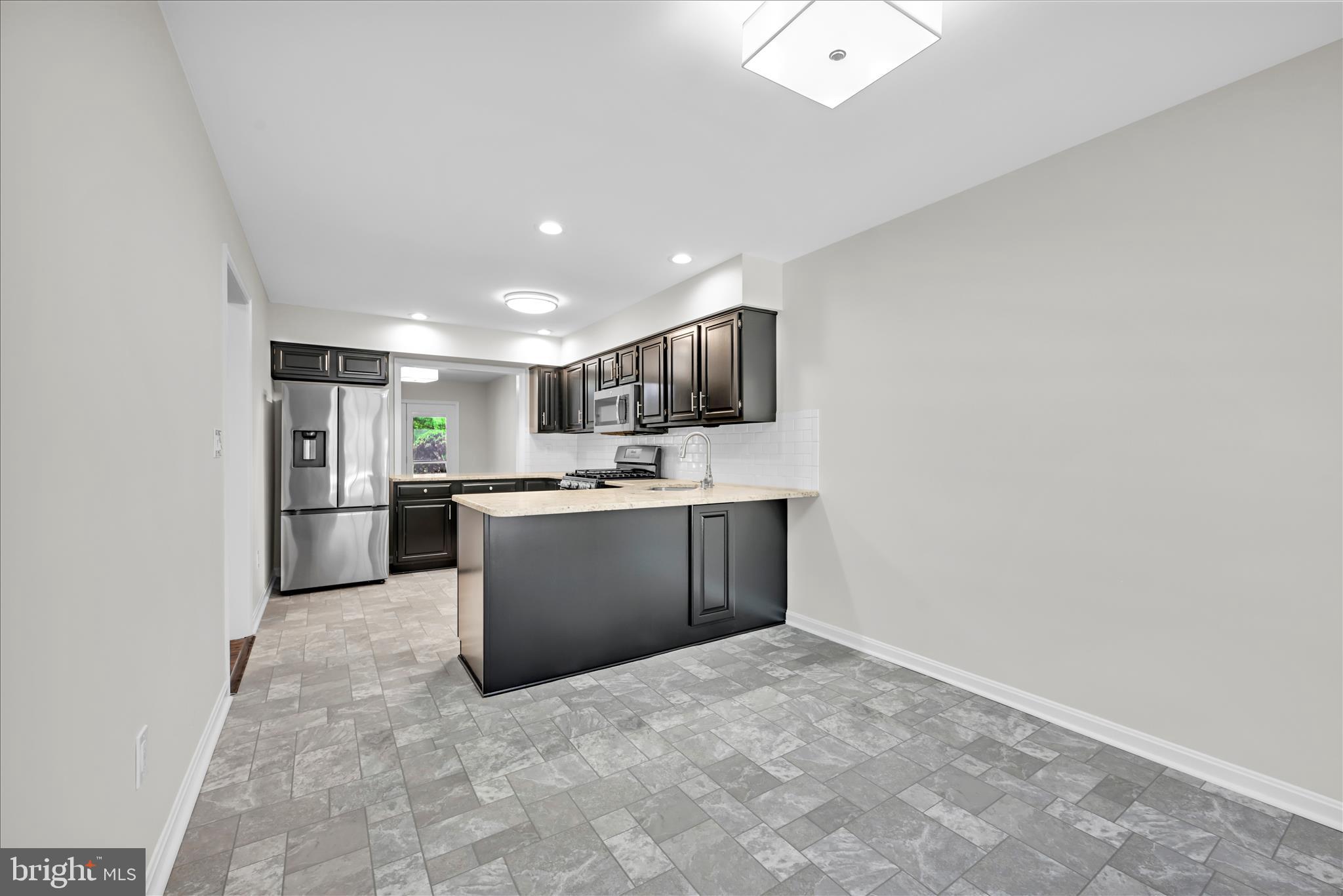 CAMBRIDGE COMMONS - Residential
