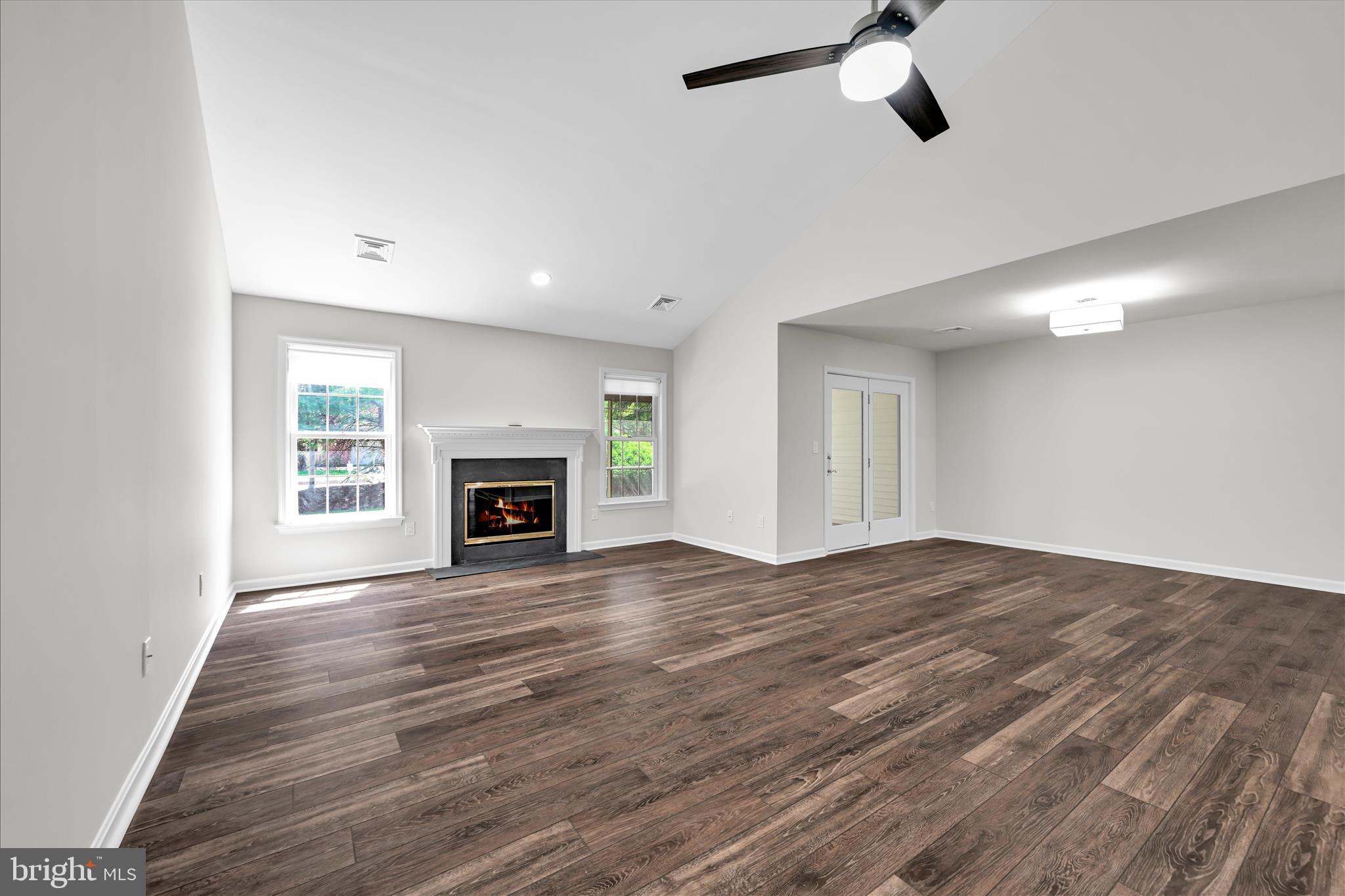 CAMBRIDGE COMMONS - Residential
