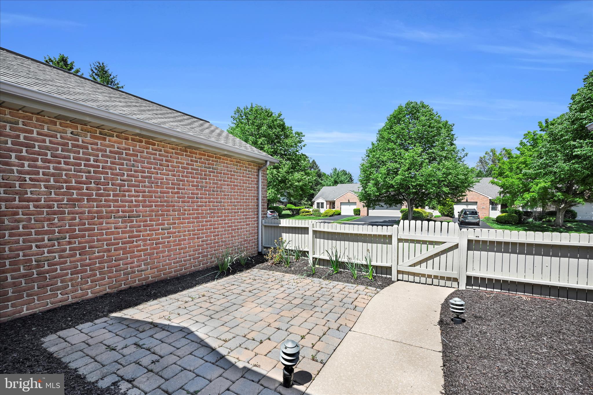 CAMBRIDGE COMMONS - Residential