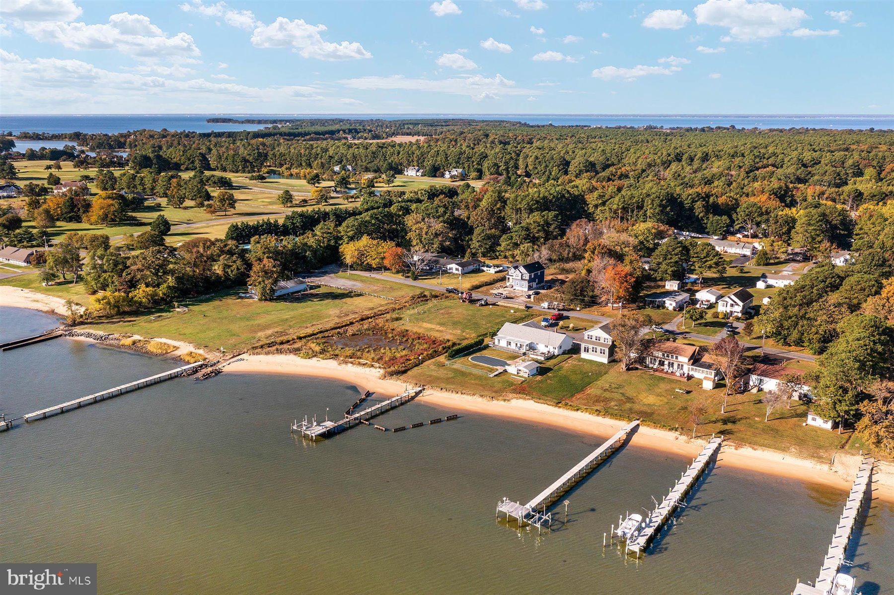 ROMANCOKE ON THE BAY - Residential