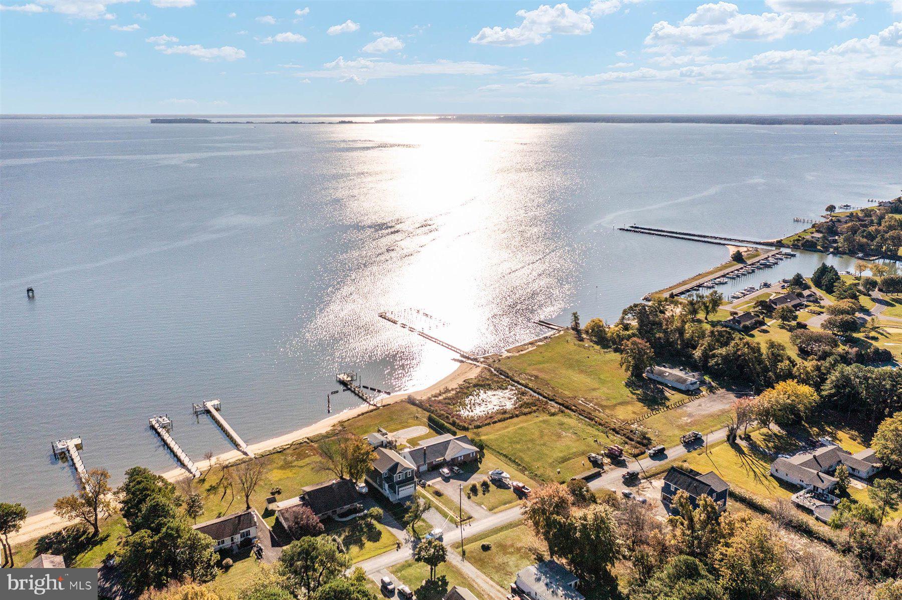 ROMANCOKE ON THE BAY - Residential