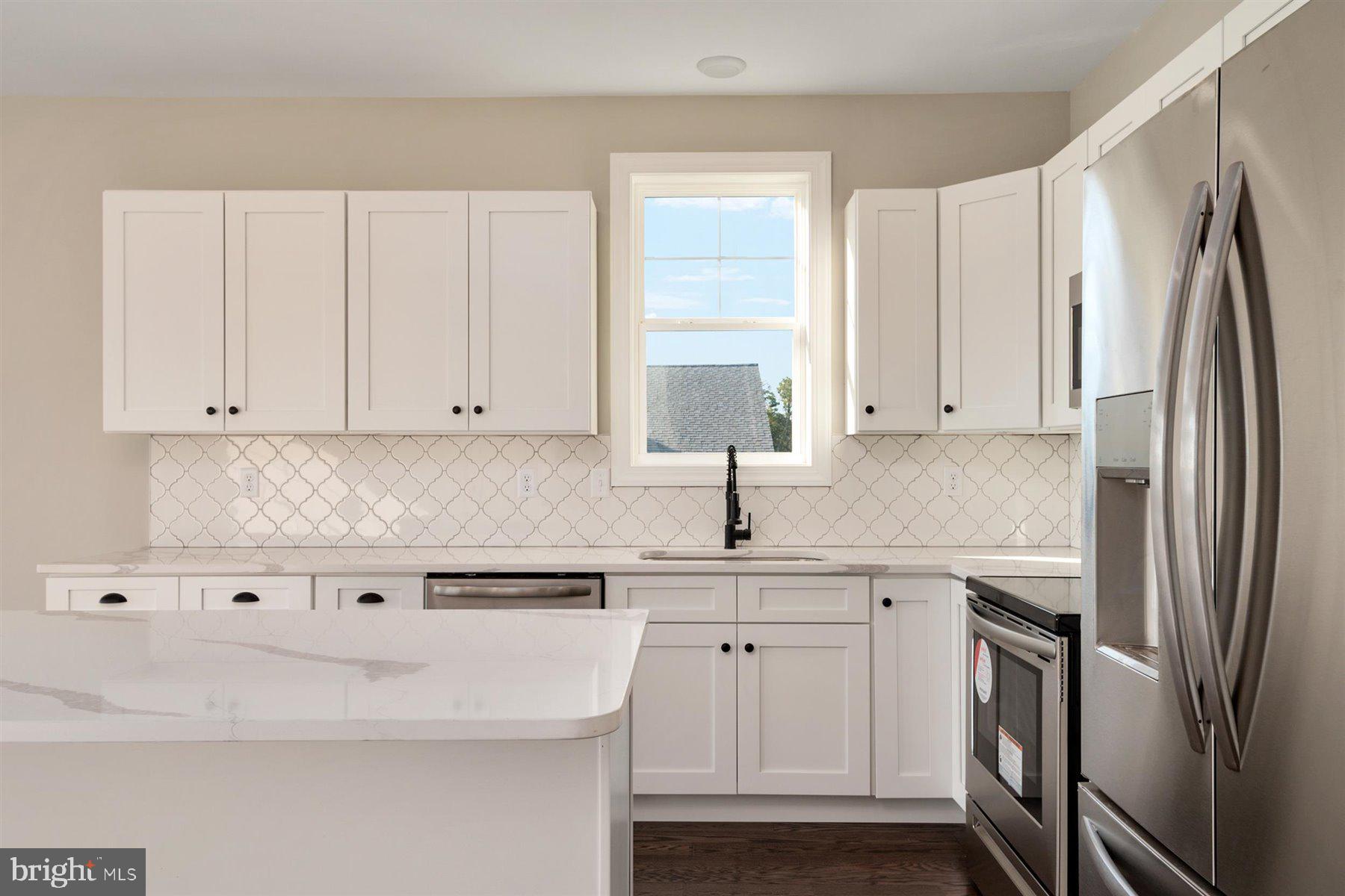 ROMANCOKE ON THE BAY - Residential