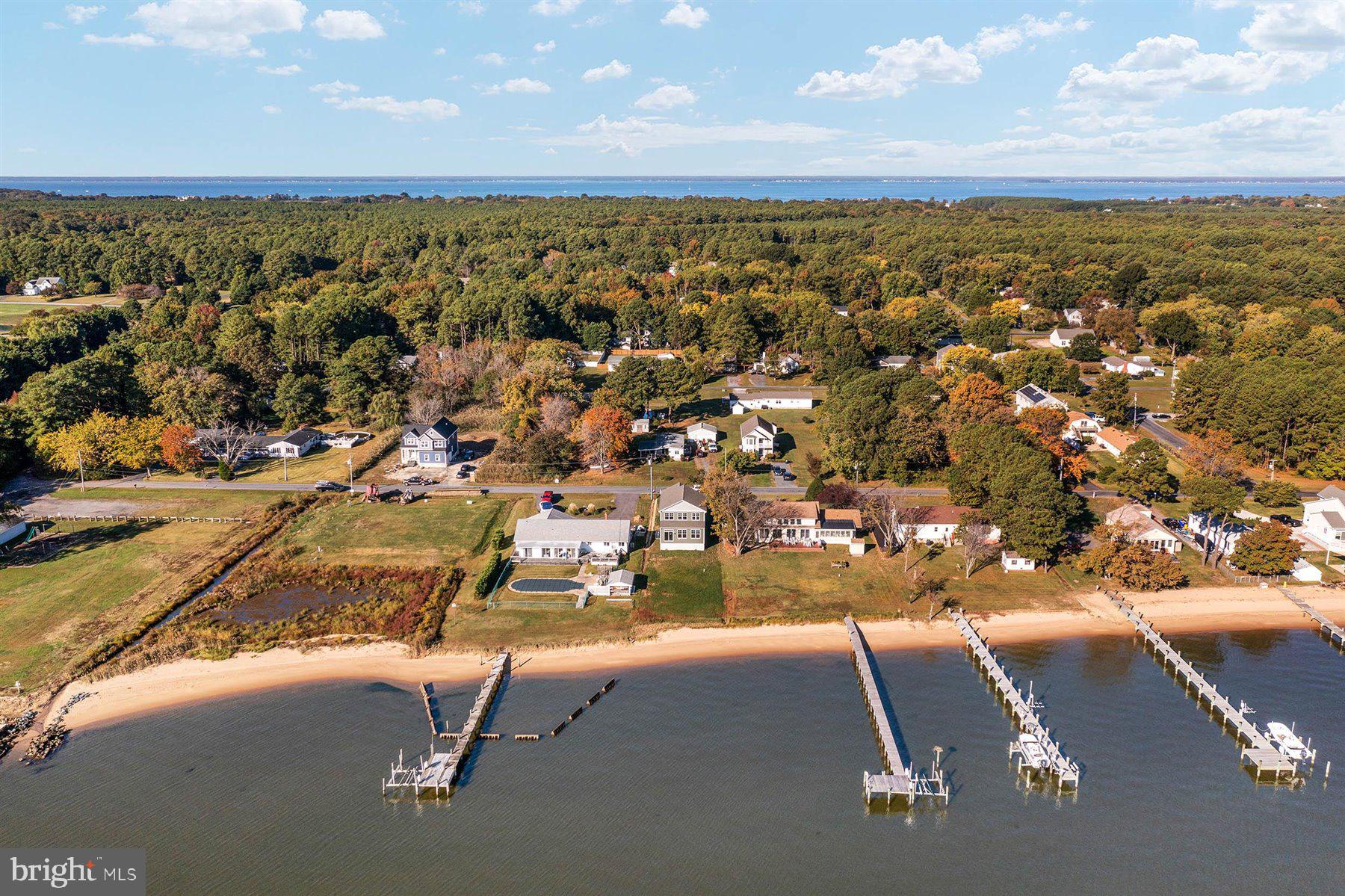 ROMANCOKE ON THE BAY - Residential