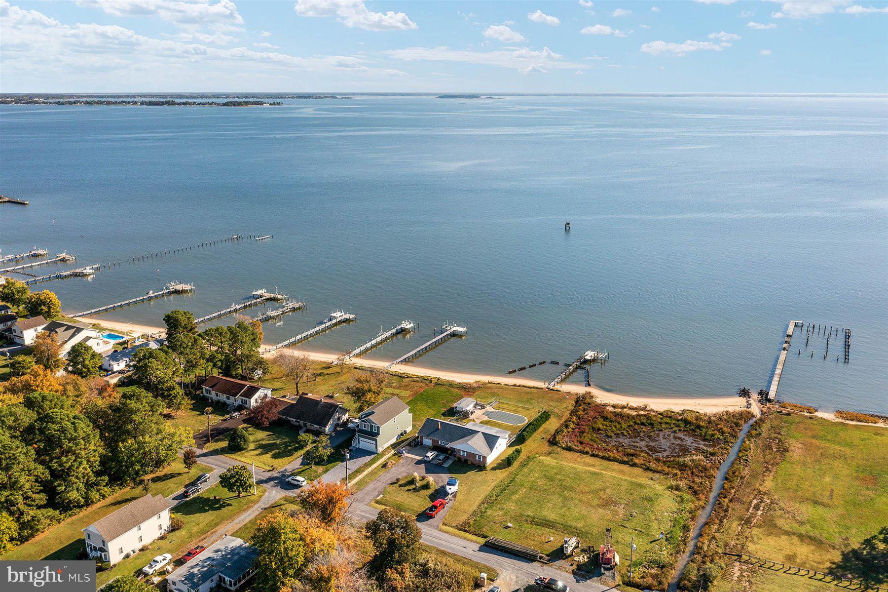 ROMANCOKE ON THE BAY - Residential