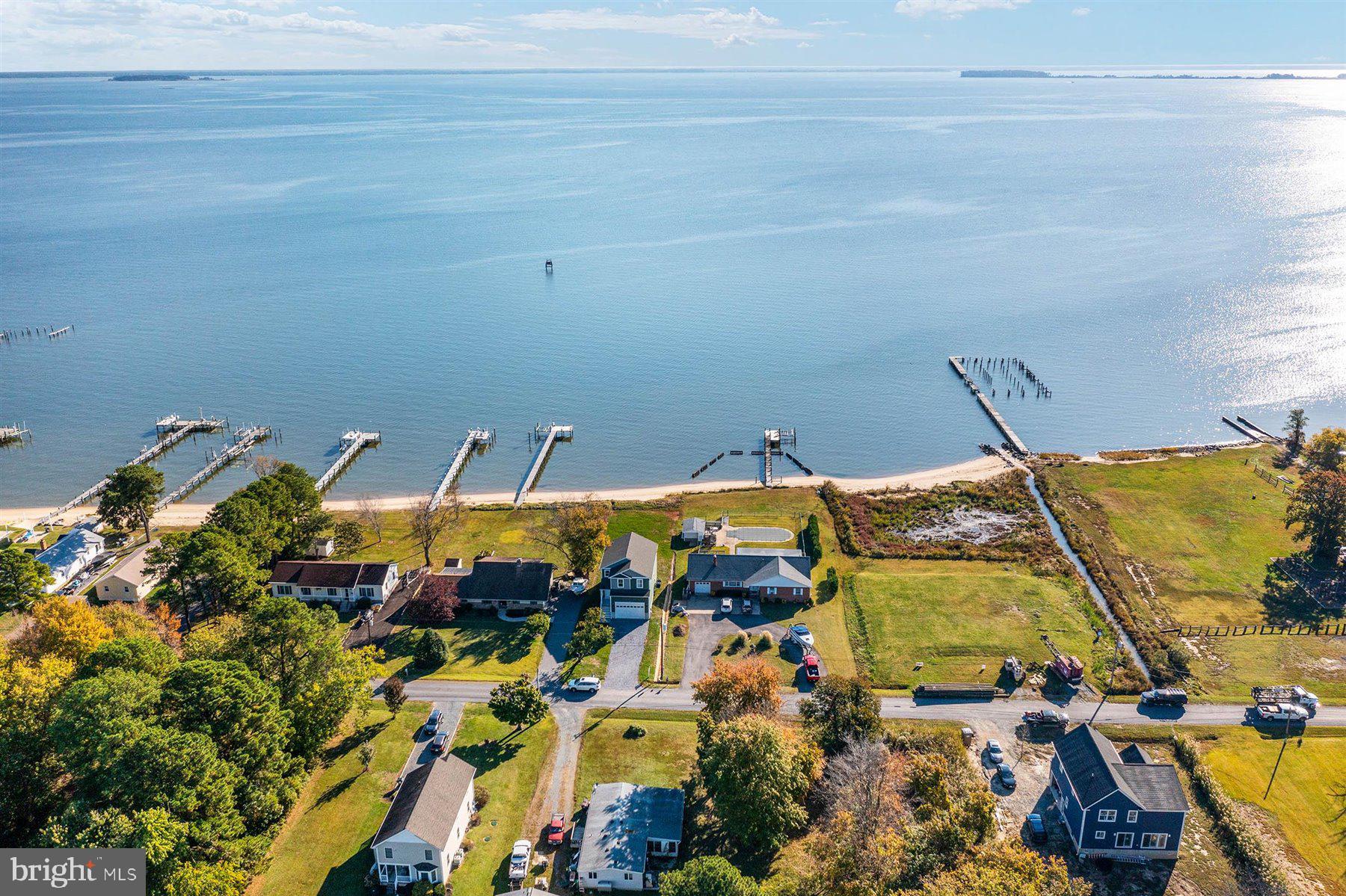 ROMANCOKE ON THE BAY - Residential