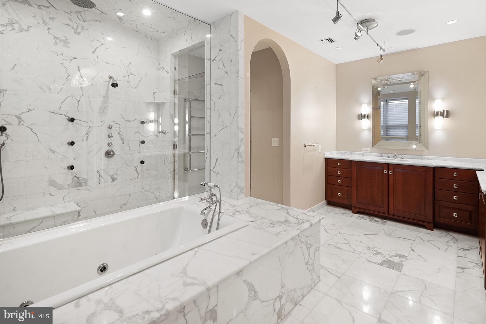 OLD CITY - Residential