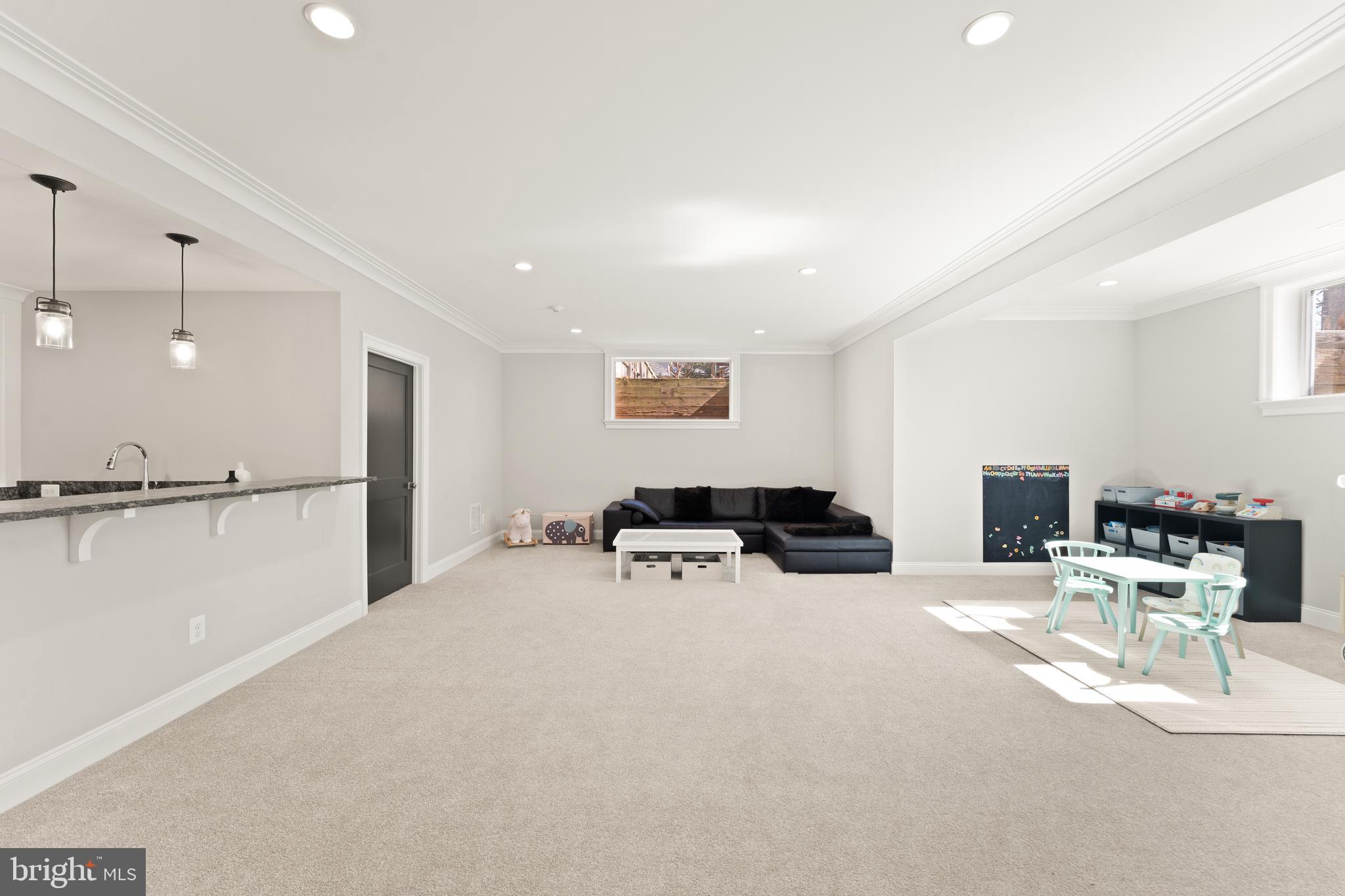 MC HENRY HEIGHTS - Residential