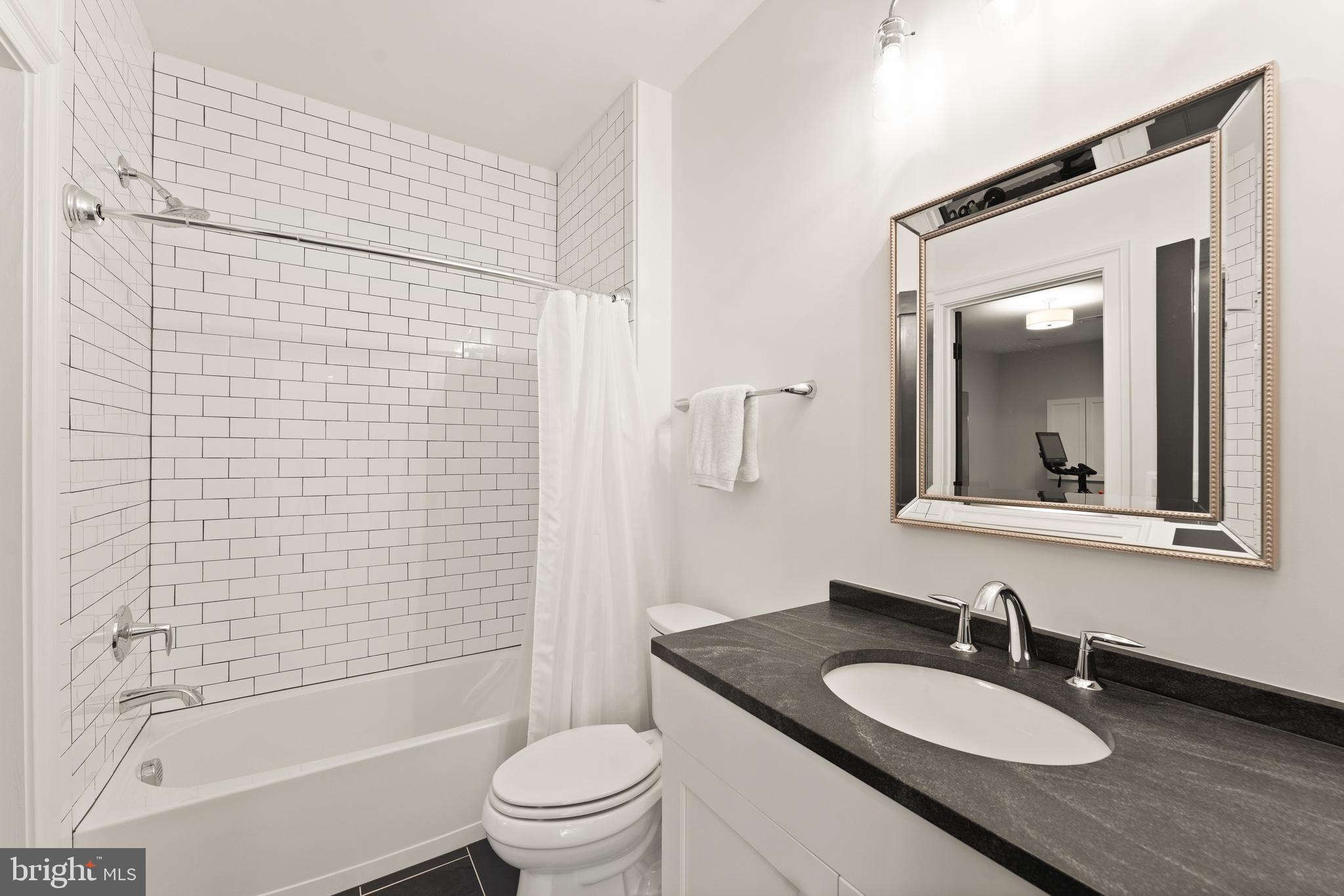 MC HENRY HEIGHTS - Residential