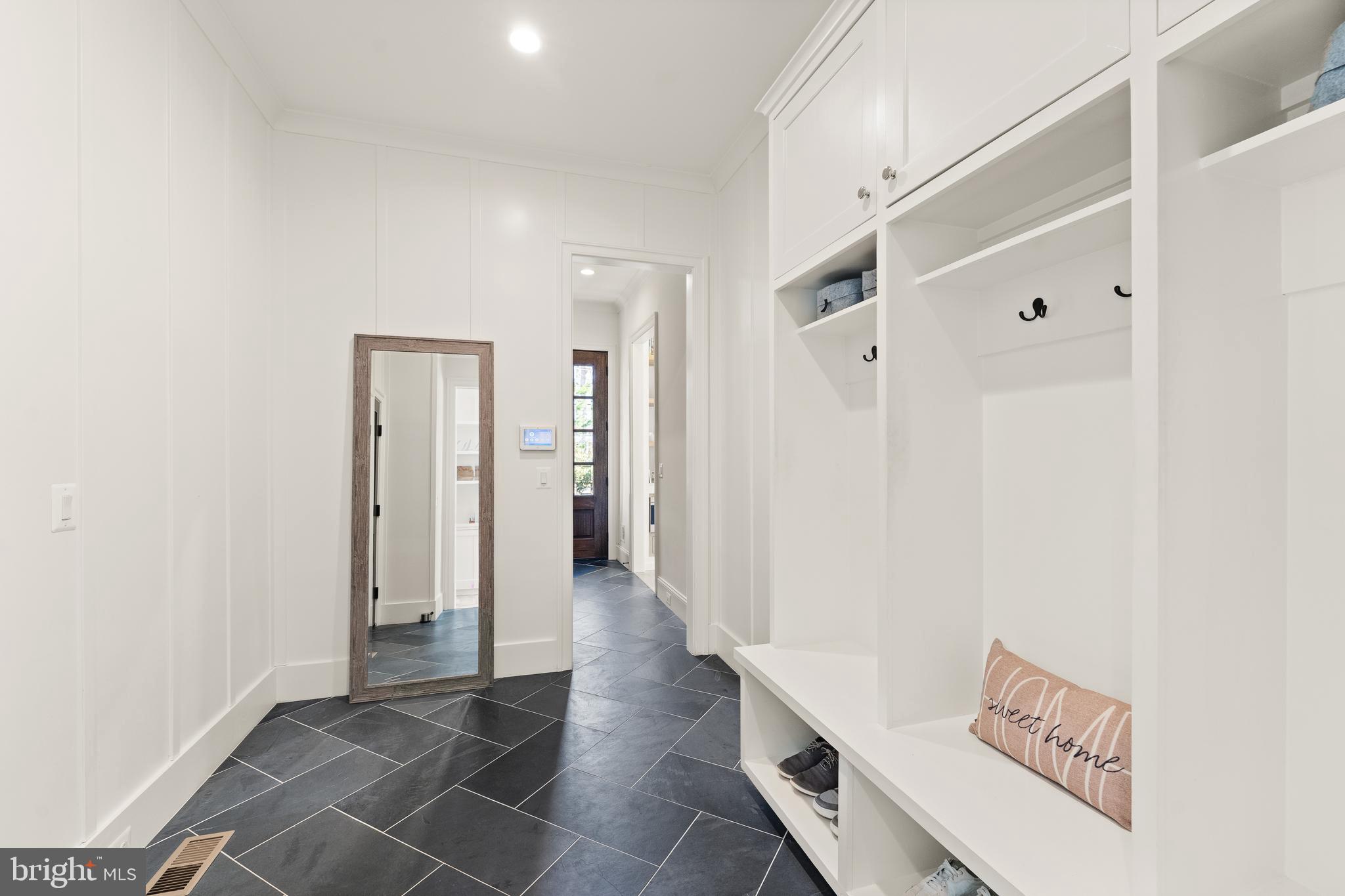 MC HENRY HEIGHTS - Residential