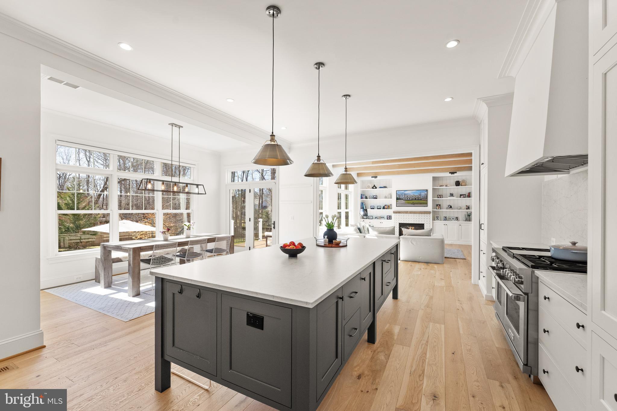 MC HENRY HEIGHTS - Residential