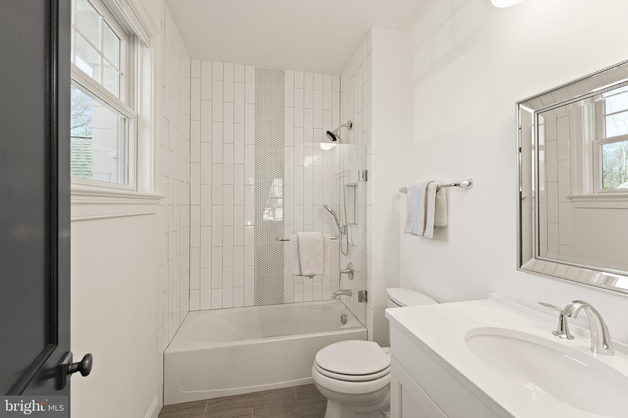 MC HENRY HEIGHTS - Residential