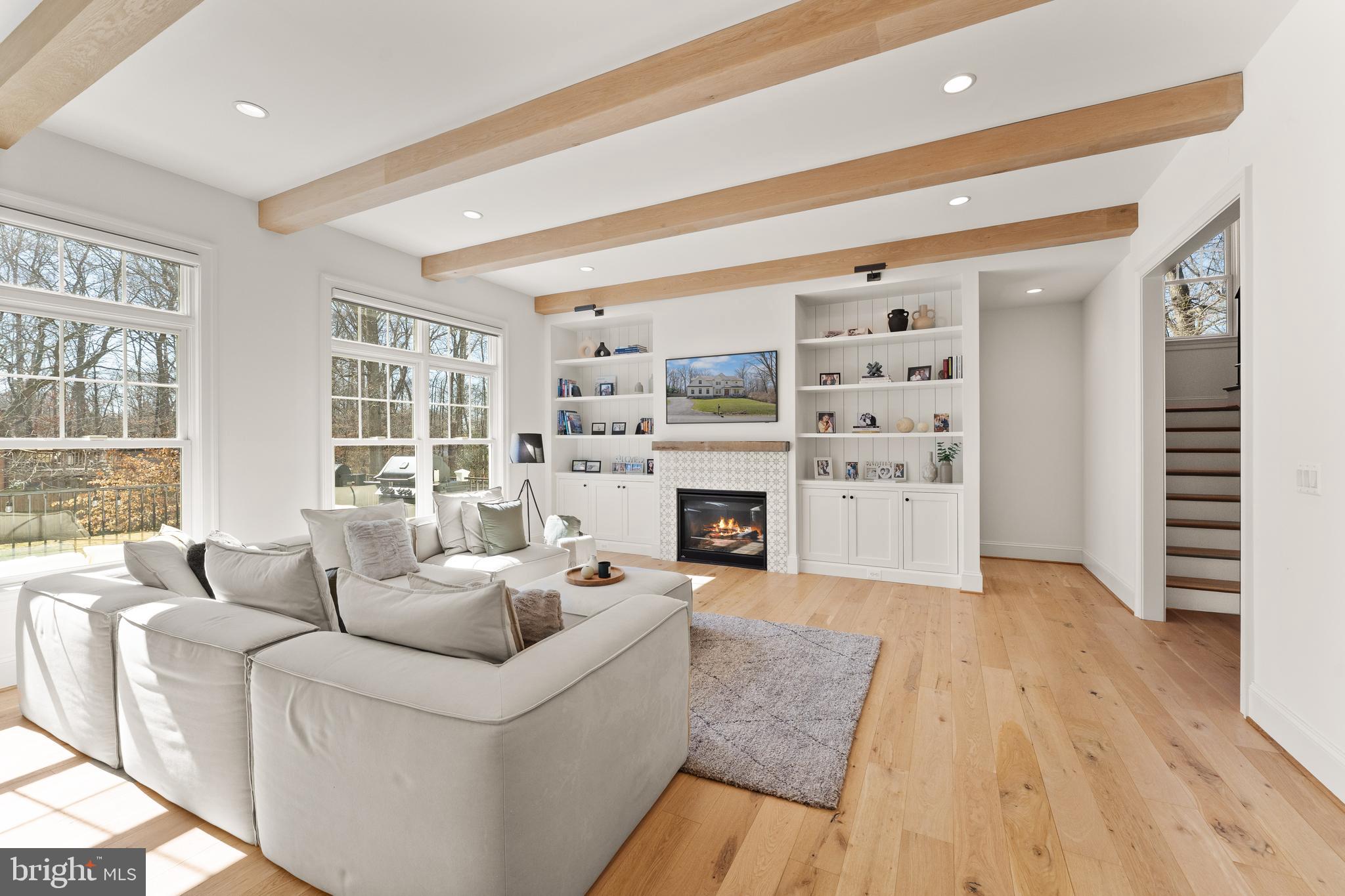 MC HENRY HEIGHTS - Residential