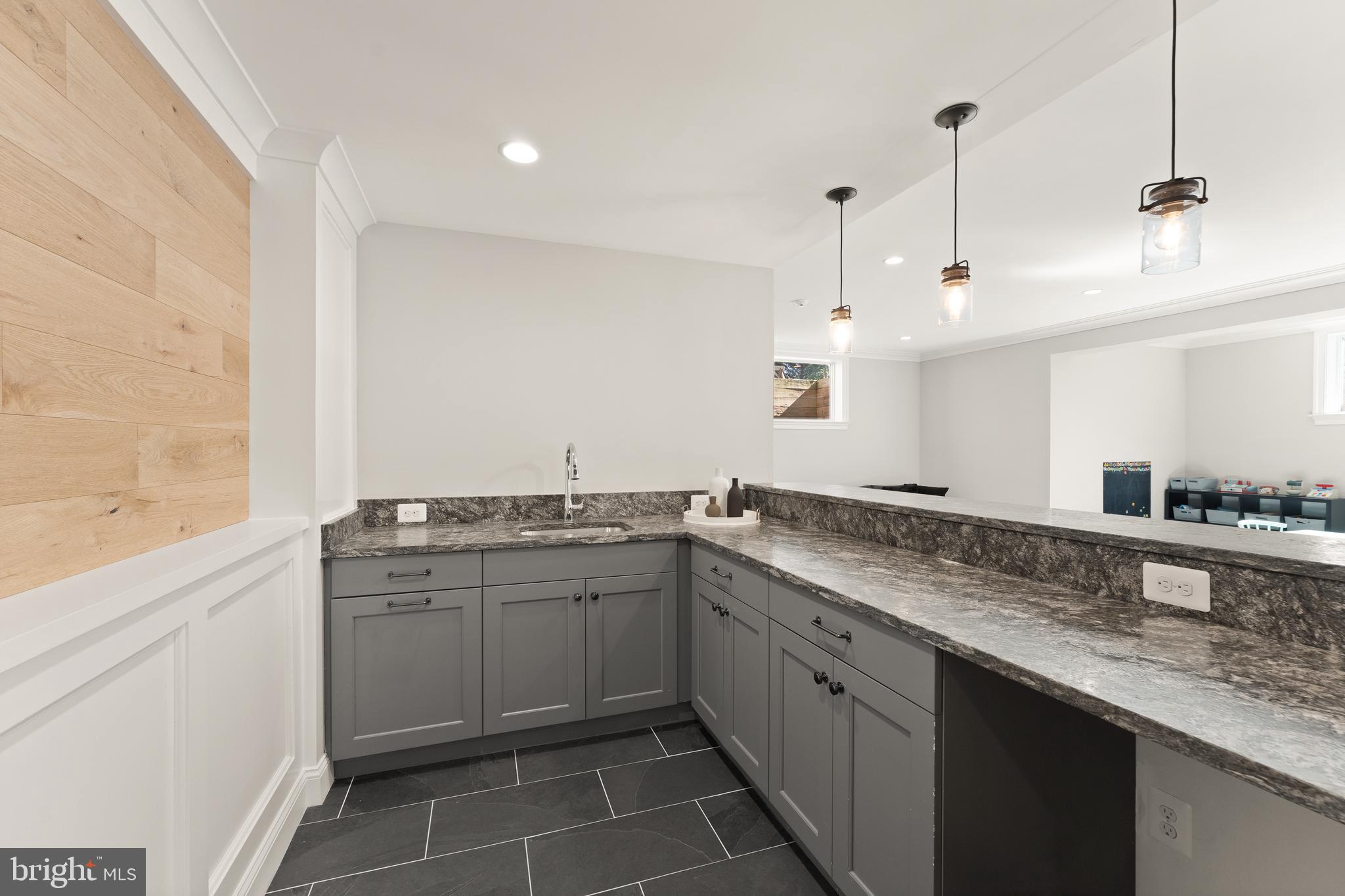 MC HENRY HEIGHTS - Residential