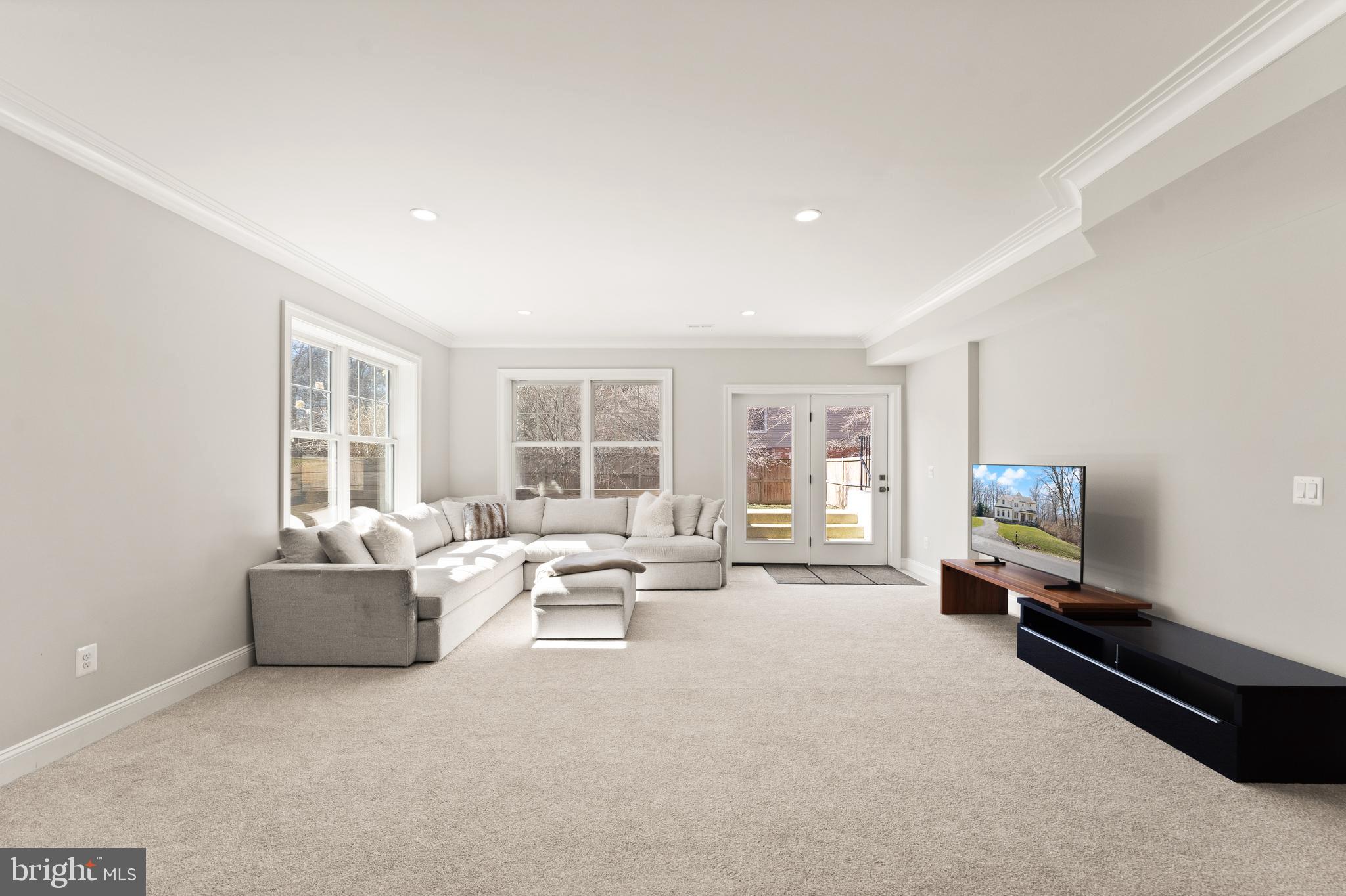 MC HENRY HEIGHTS - Residential