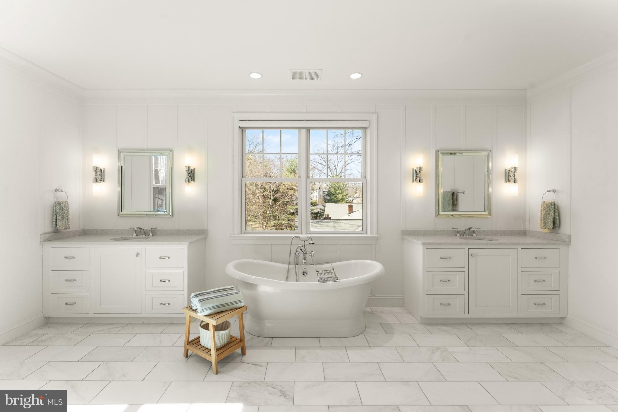 MC HENRY HEIGHTS - Residential