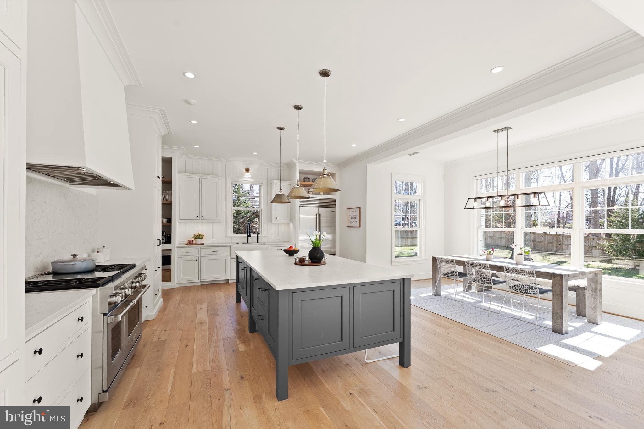 MC HENRY HEIGHTS - Residential