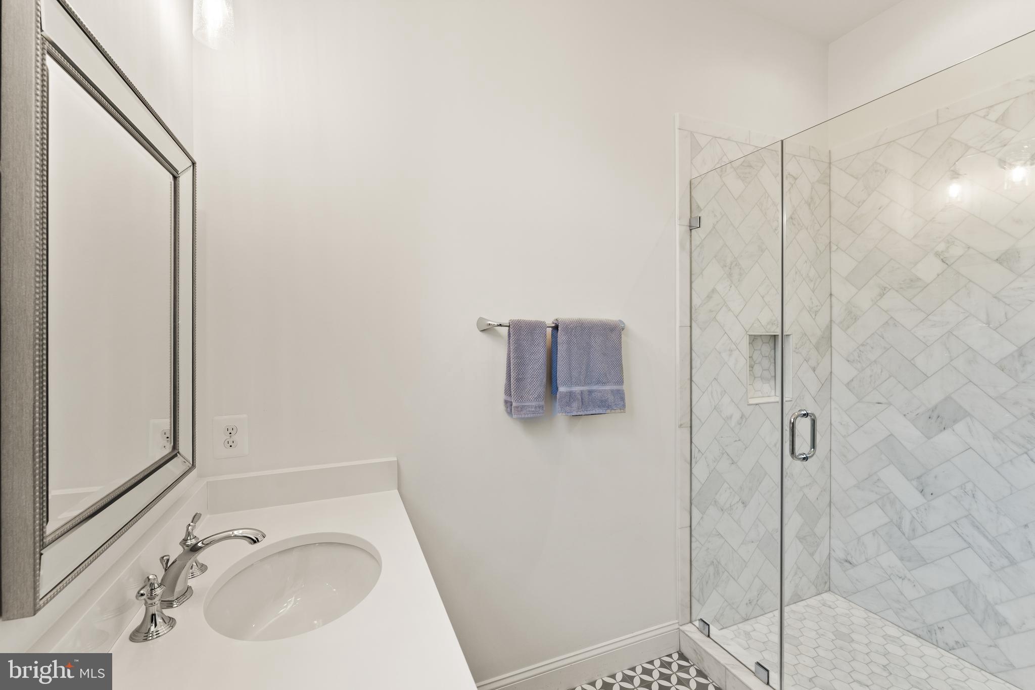 MC HENRY HEIGHTS - Residential