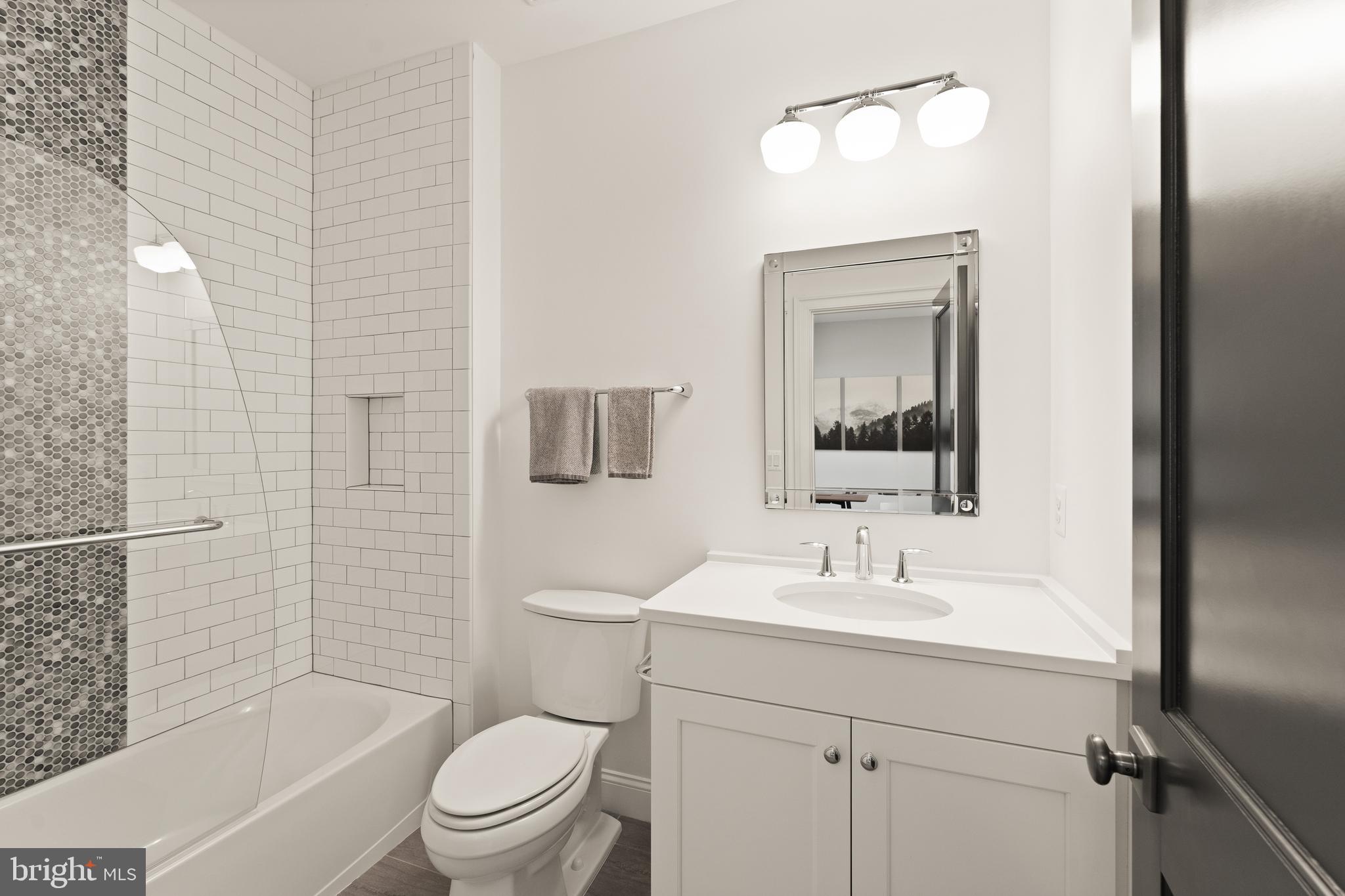 MC HENRY HEIGHTS - Residential